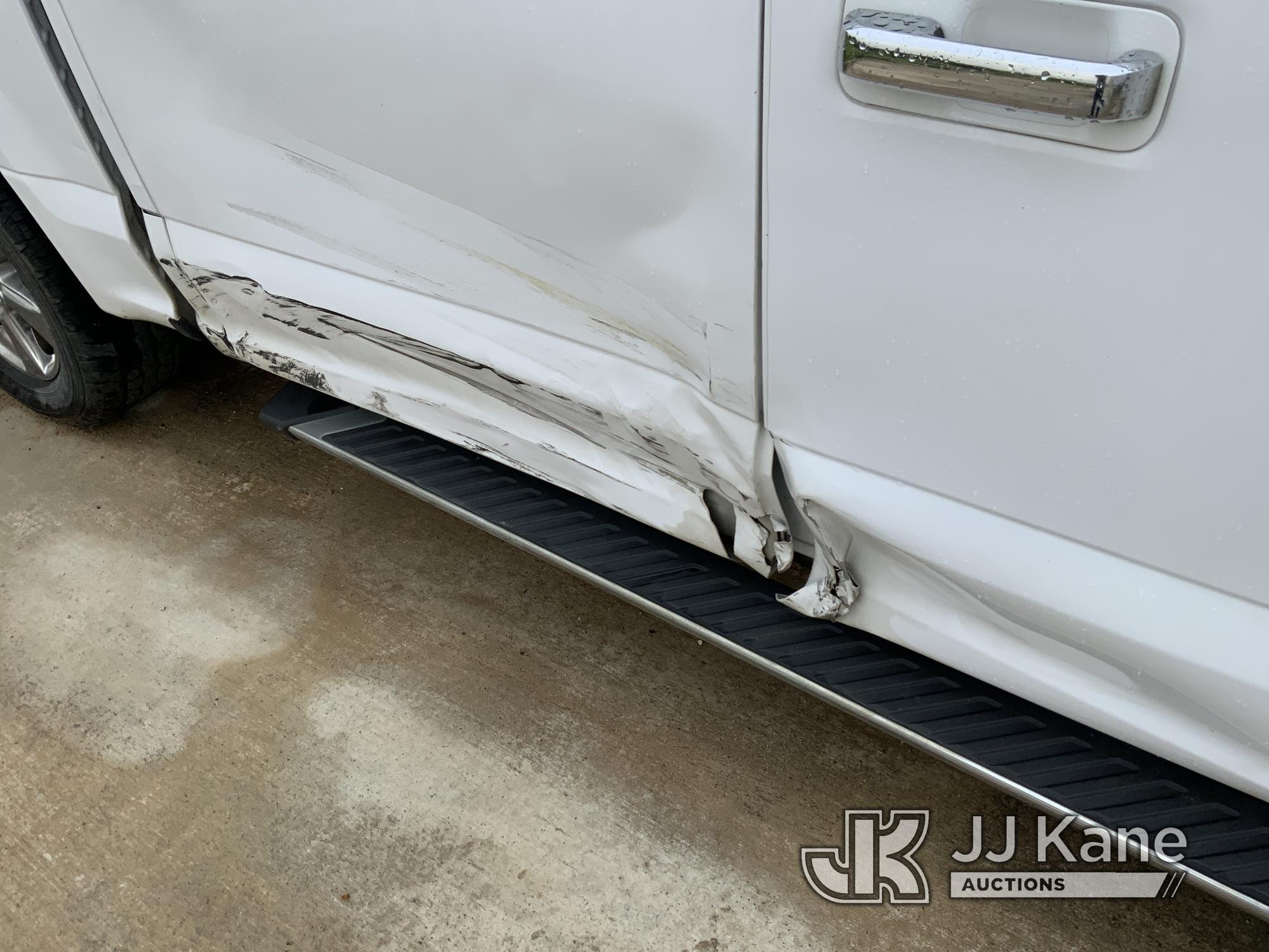 (Midlothian, TX) 2019 Ford F150 Crew-Cab Pickup Truck Jump to Start, Runs, Moves) (Body Damage