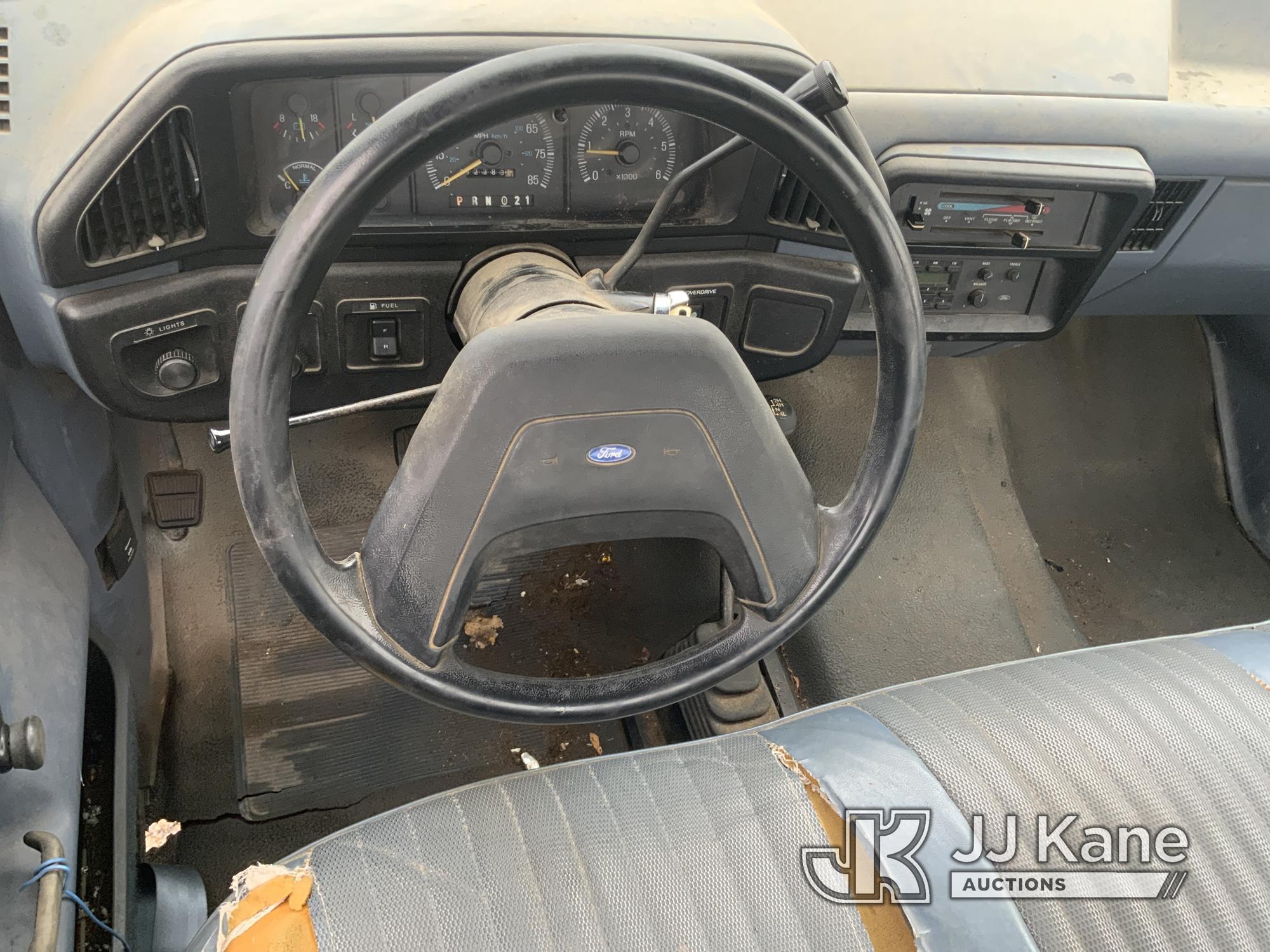 (South Beloit, IL) 1990 Ford F250 4x4 Pickup Truck Runs, Moves, Rust Damage-Driver Door Wired Shut-D