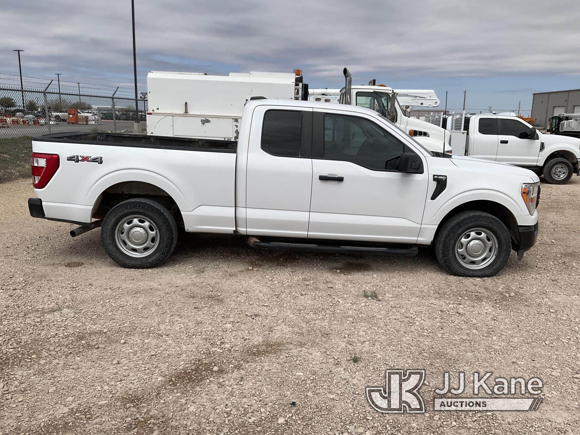 (Odessa, TX) 2021 Ford F150 4x4 Extended-Cab Pickup Truck Runs & Moves) (Three Tires Low On Air, Tpm