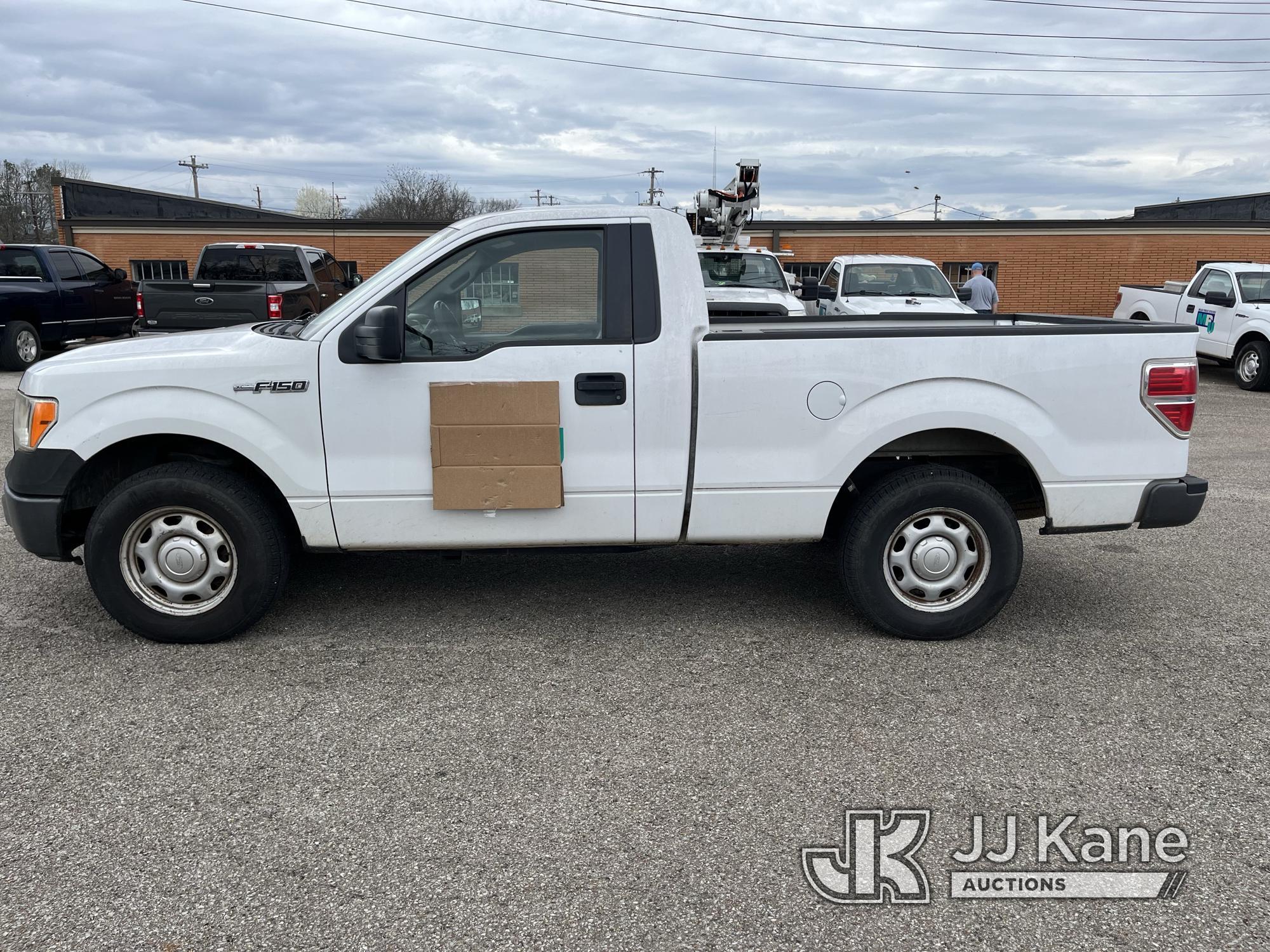 (Milan, TN) 2014 Ford F150 Pickup Truck, Service light on for low tire pressure Runs & Moves) (Munic