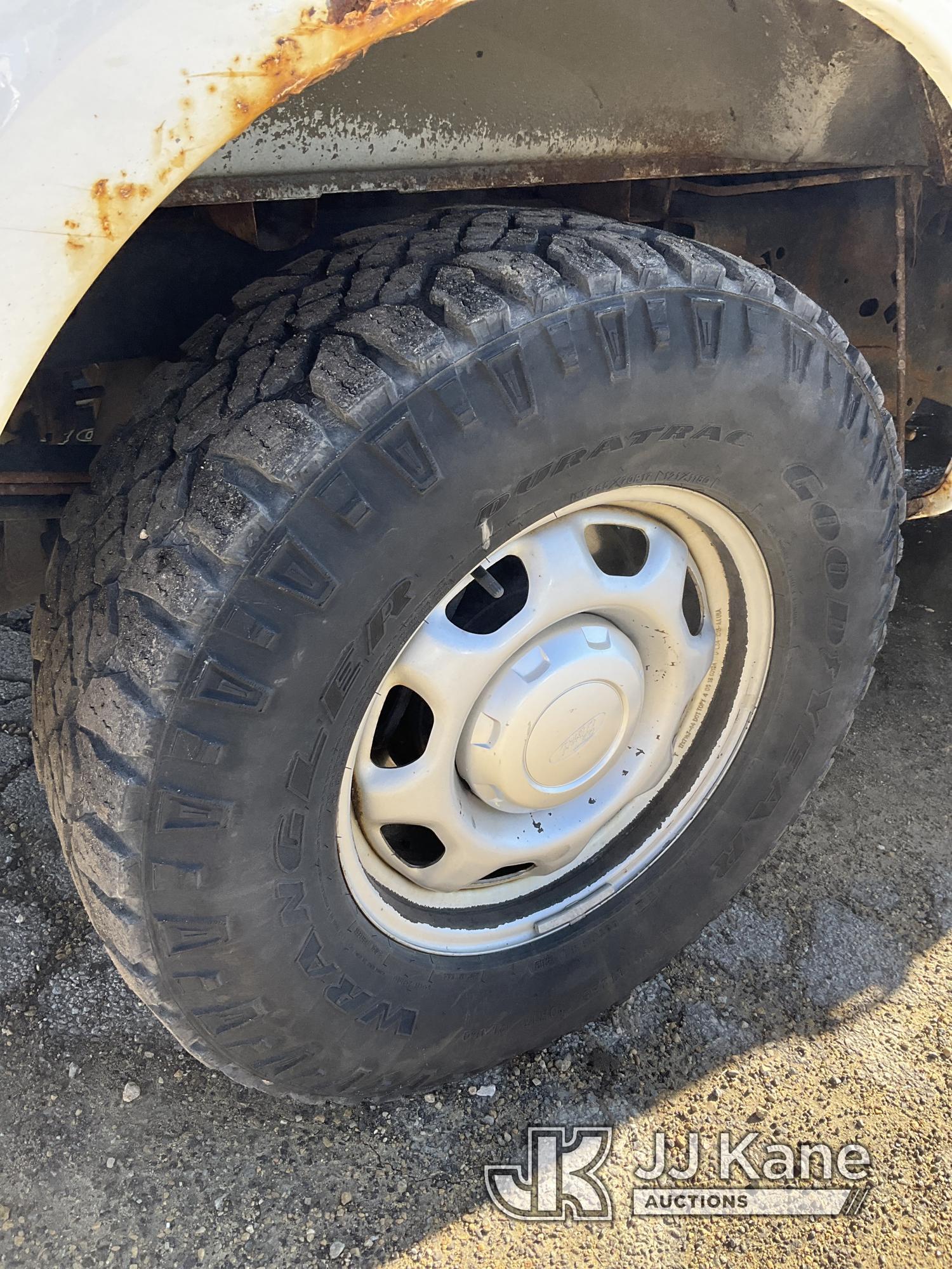 (South Beloit, IL) 2013 Ford F150 4x4 Extended-Cab Pickup Truck Runs & Moves) (Rust Damage, No Rear