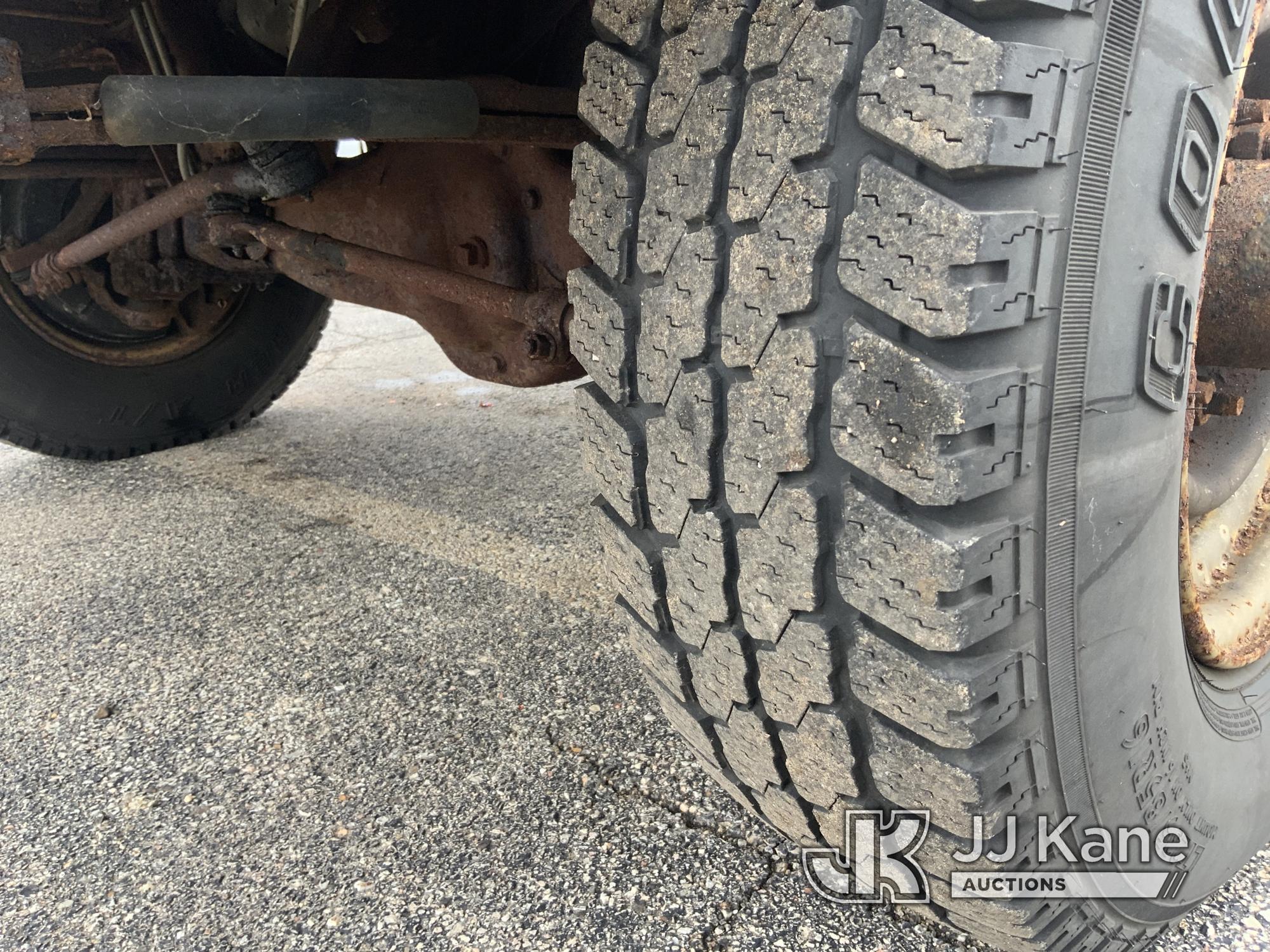 (South Beloit, IL) 1990 Ford F250 4x4 Pickup Truck Runs, Moves, Rust Damage-Driver Door Wired Shut-D