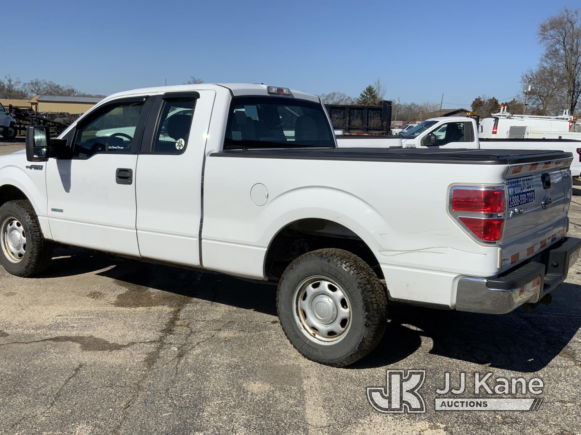 (South Beloit, IL) 2014 Ford F150 4x4 Extended-Cab Pickup Truck Runs & Moves) (Seller States-COOLING