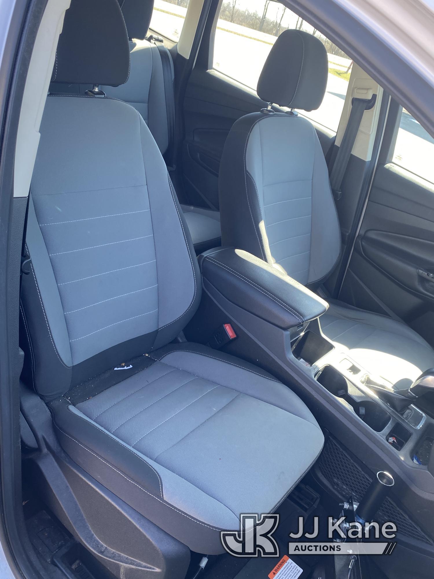 (South Beloit, IL) 2017 Ford Escape 4-Door Sport Utility Vehicle Runs, Moves, Check Engine Light, Ha