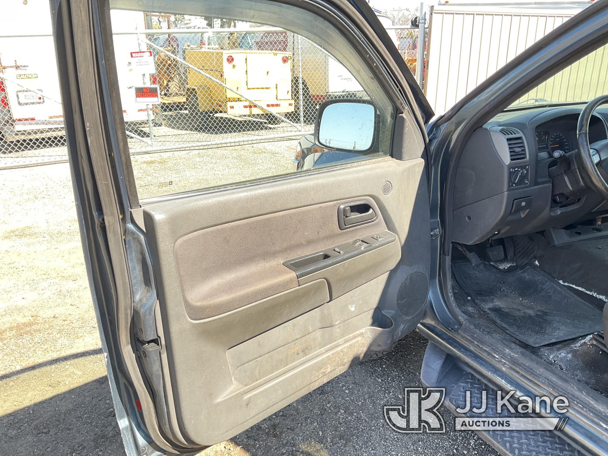 (South Beloit, IL) 2006 Chevrolet Colorado 4x4 Pickup Truck Starts, Runs, Moves, Service 4WD Light,