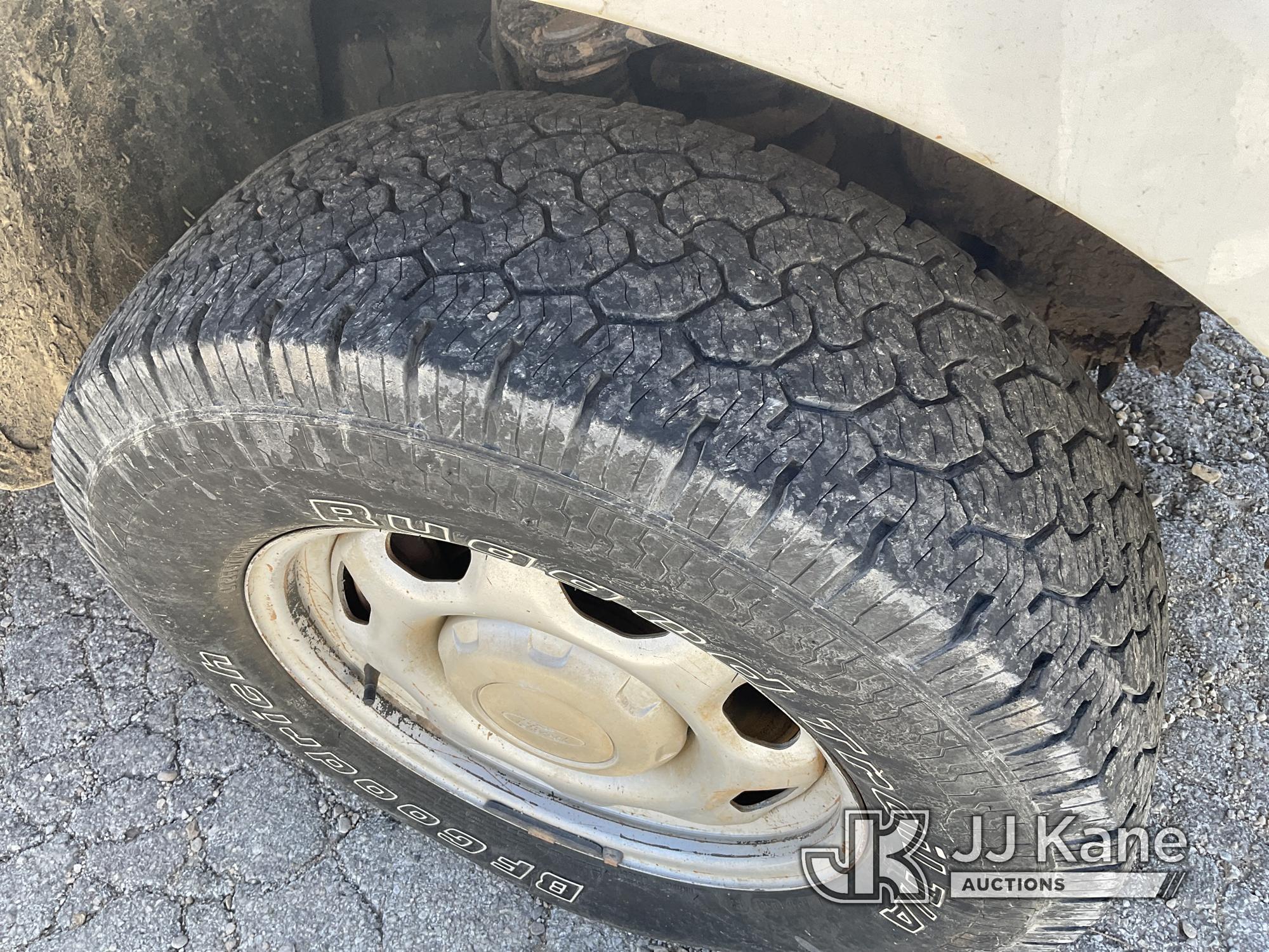 (San Antonio, TX) 2014 Ford F150 4x4 Extended-Cab Pickup Truck Runs & Moves) (Minor Body Damage Near