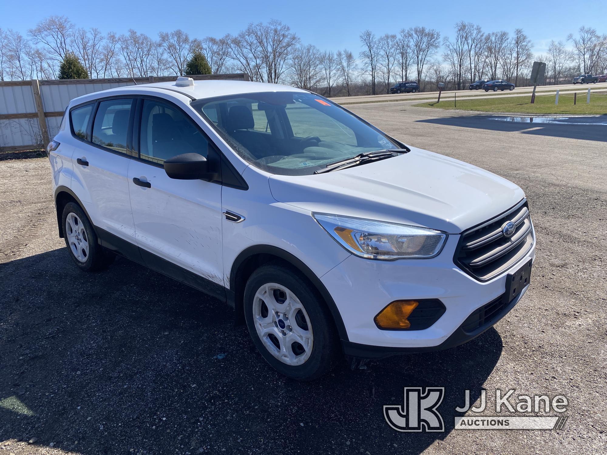 (South Beloit, IL) 2017 Ford Escape 4-Door Sport Utility Vehicle Runs, Moves, Check Engine Light, Ha