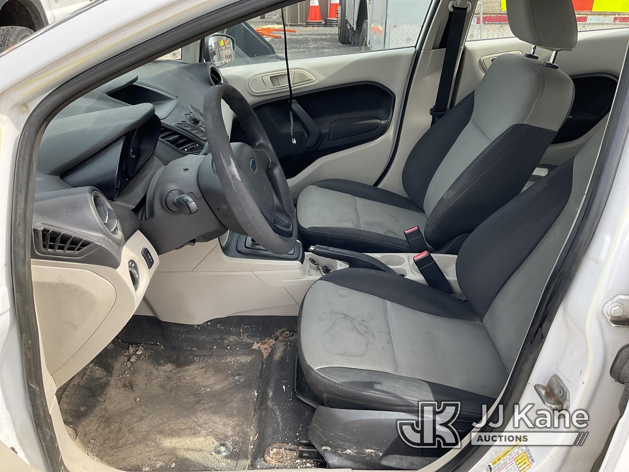 (South Beloit, IL) 2012 Ford Fiesta 4-Door Sedan Runs & Moves) (Body Damage) (Paint Damage) (Noise C