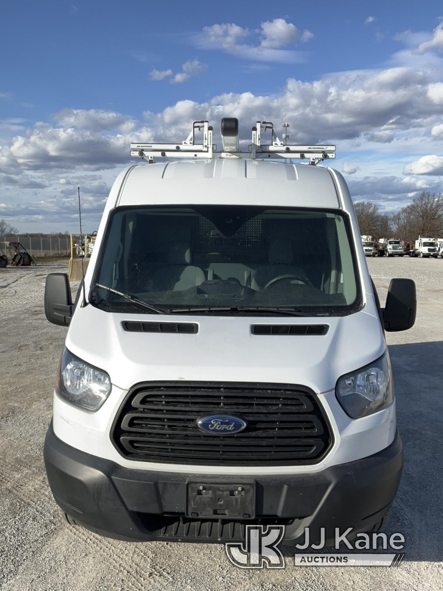 (Hawk Point, MO) 2019 Ford Transit-350 Cargo Van Runs & Moves) (ABS Light On, Tire Pressure Light On