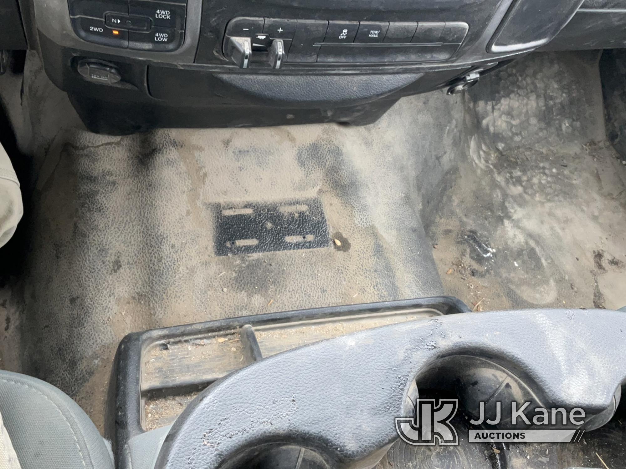 (Des Moines, IA) 2018 RAM 1500 4x4 Crew-Cab Pickup Truck Runs & Moves) (Engine Knock, Rough Idle