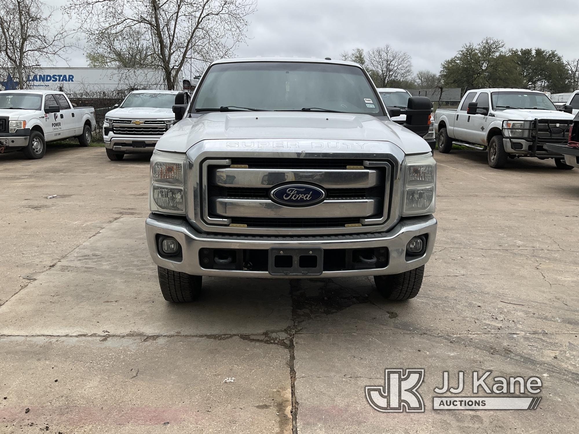 (Alvin, TX) 2016 Ford F250 4x4 Crew-Cab Pickup Truck Jump to start, check engine light active,batter