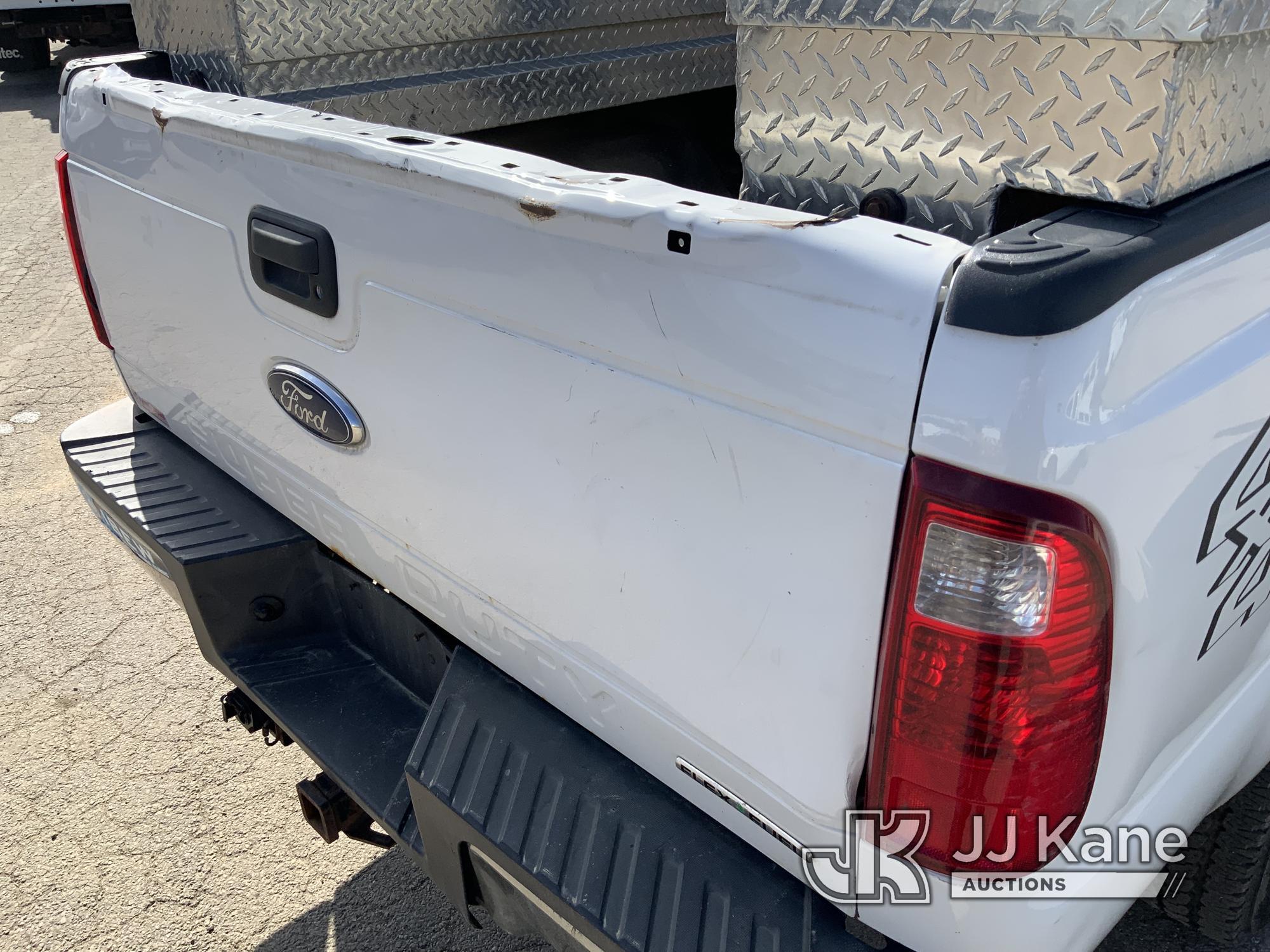 (South Beloit, IL) 2015 Ford F250 4x4 Extended-Cab Pickup Truck Runs, Moves, Body Damage