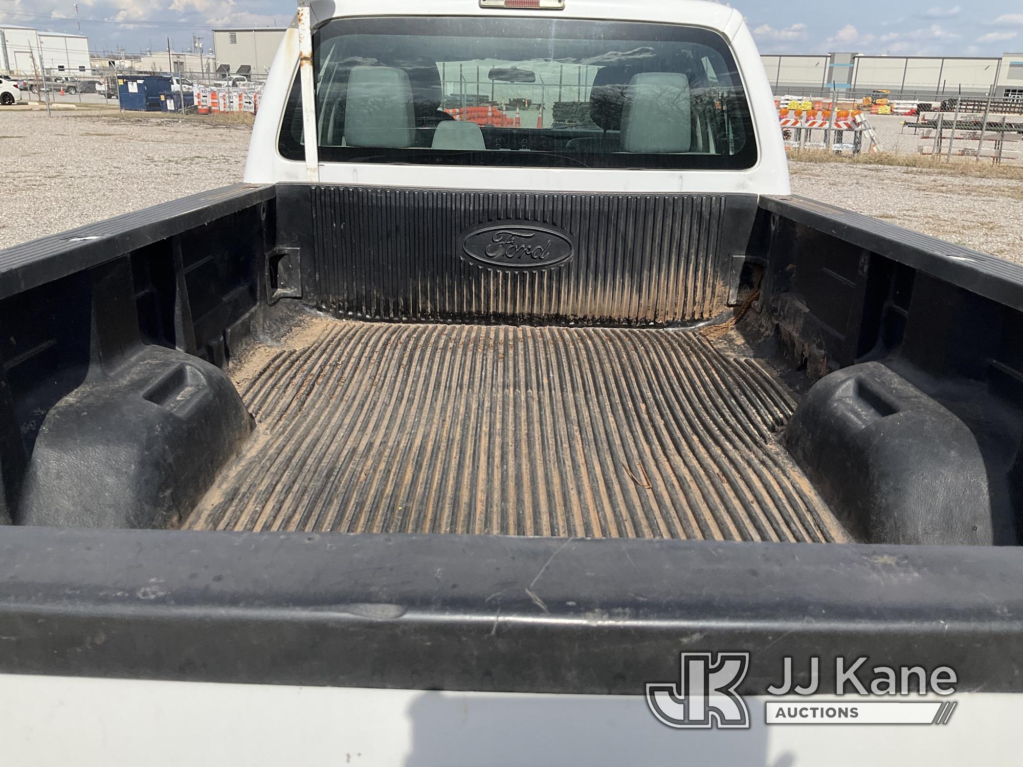 (Oklahoma City, OK) 2014 Ford F250 4x4 Crew-Cab Pickup Truck Runs & Moves) (Runs Rough, Minor Body D