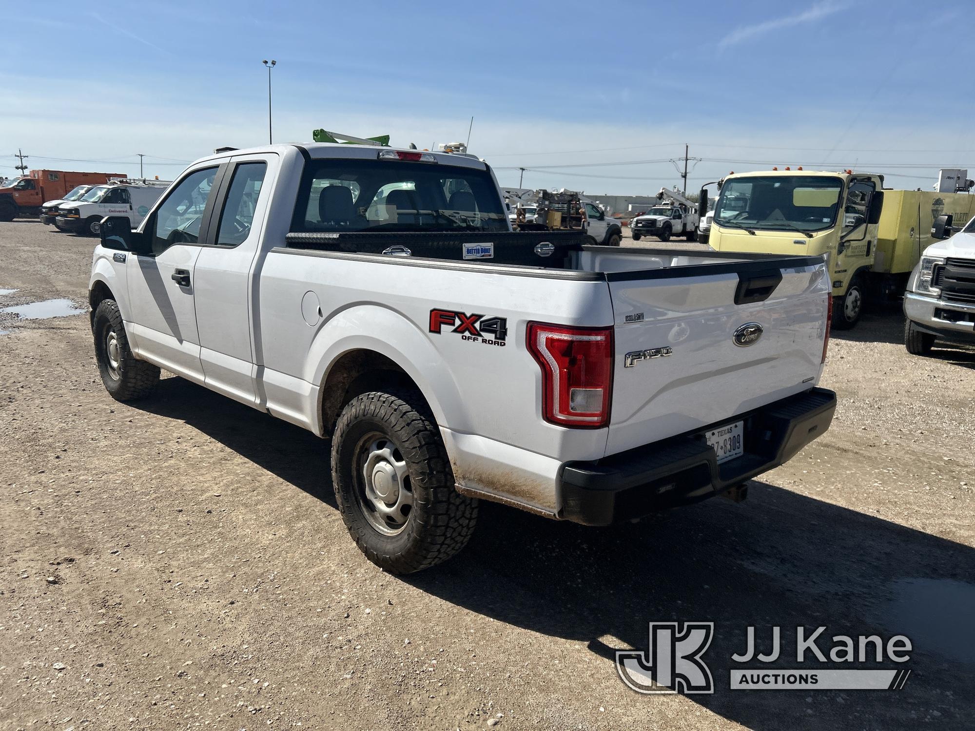 (Waxahachie, TX) 2016 Ford F150 4x4 Extended-Cab Pickup Truck Runs & Moves, Cracked Windshield