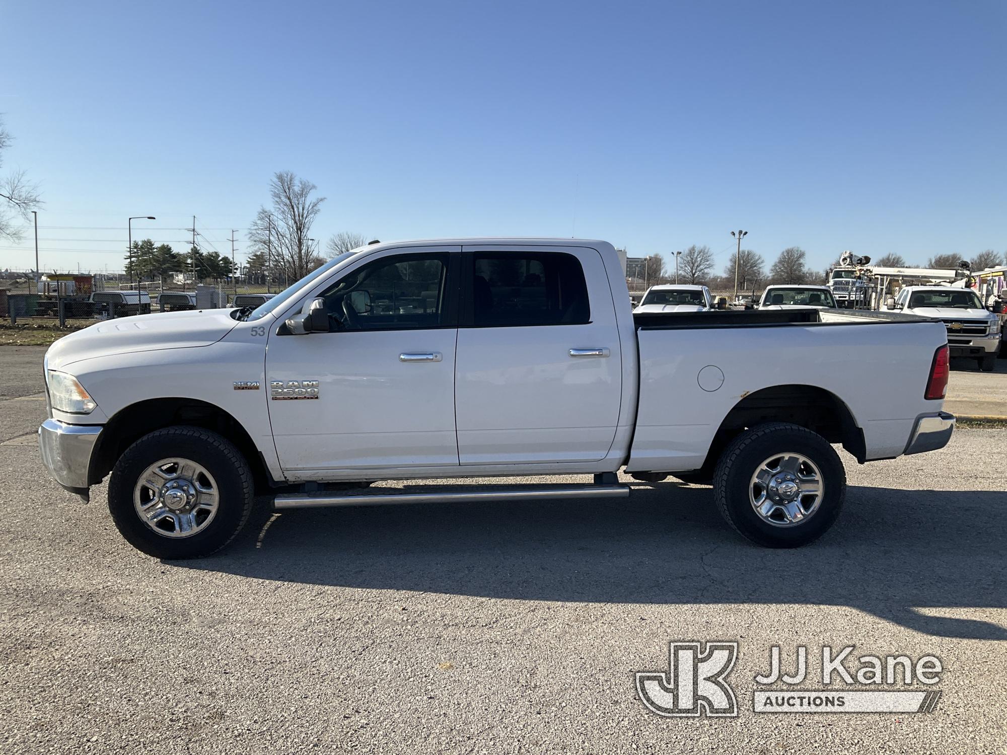 (Kansas City, MO) 2014 RAM 2500 4x4 Crew-Cab Pickup Truck Runs & Moves, Has Crack In Windshield, Rus