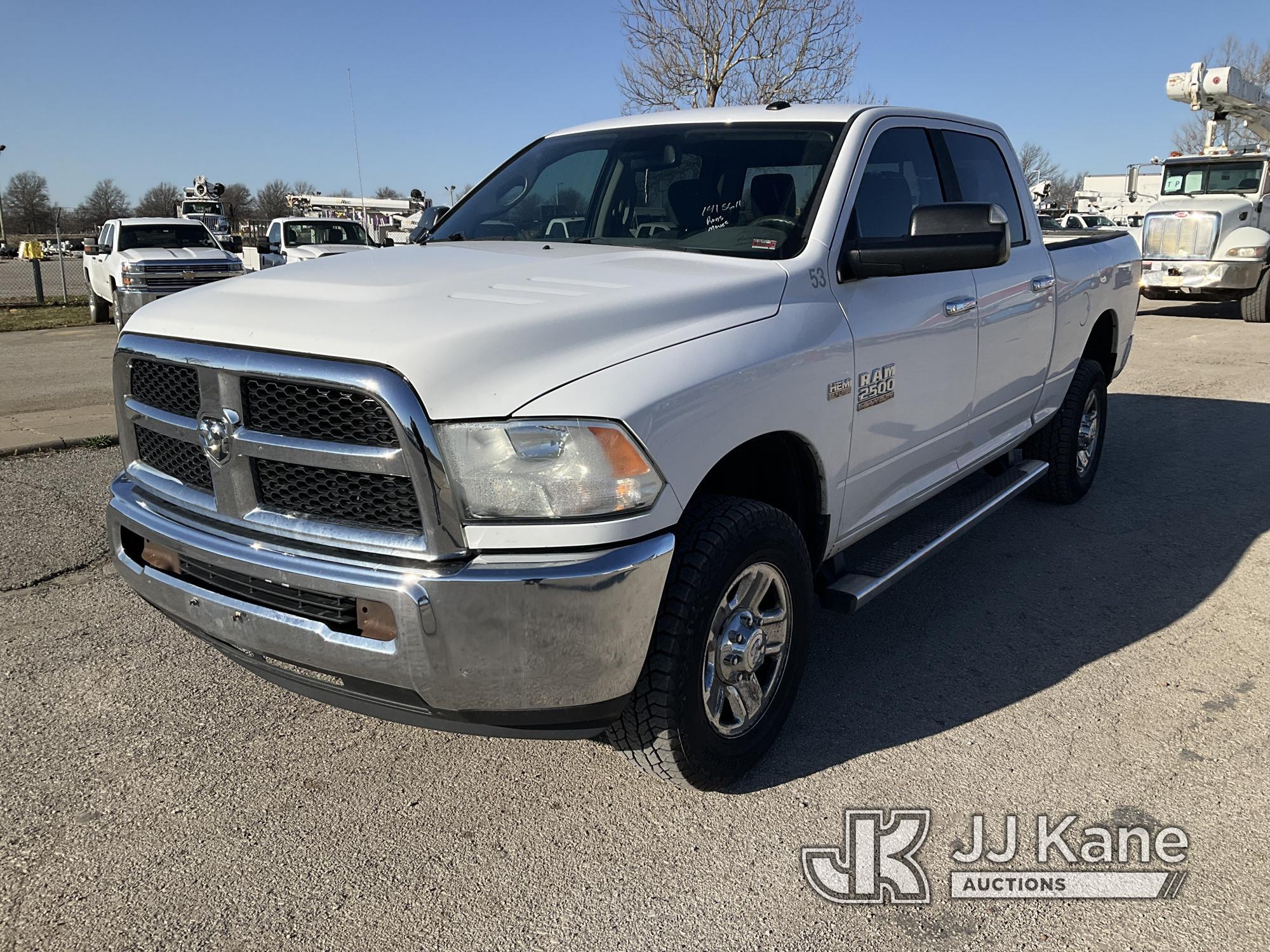 (Kansas City, MO) 2014 RAM 2500 4x4 Crew-Cab Pickup Truck Runs & Moves, Has Crack In Windshield, Rus