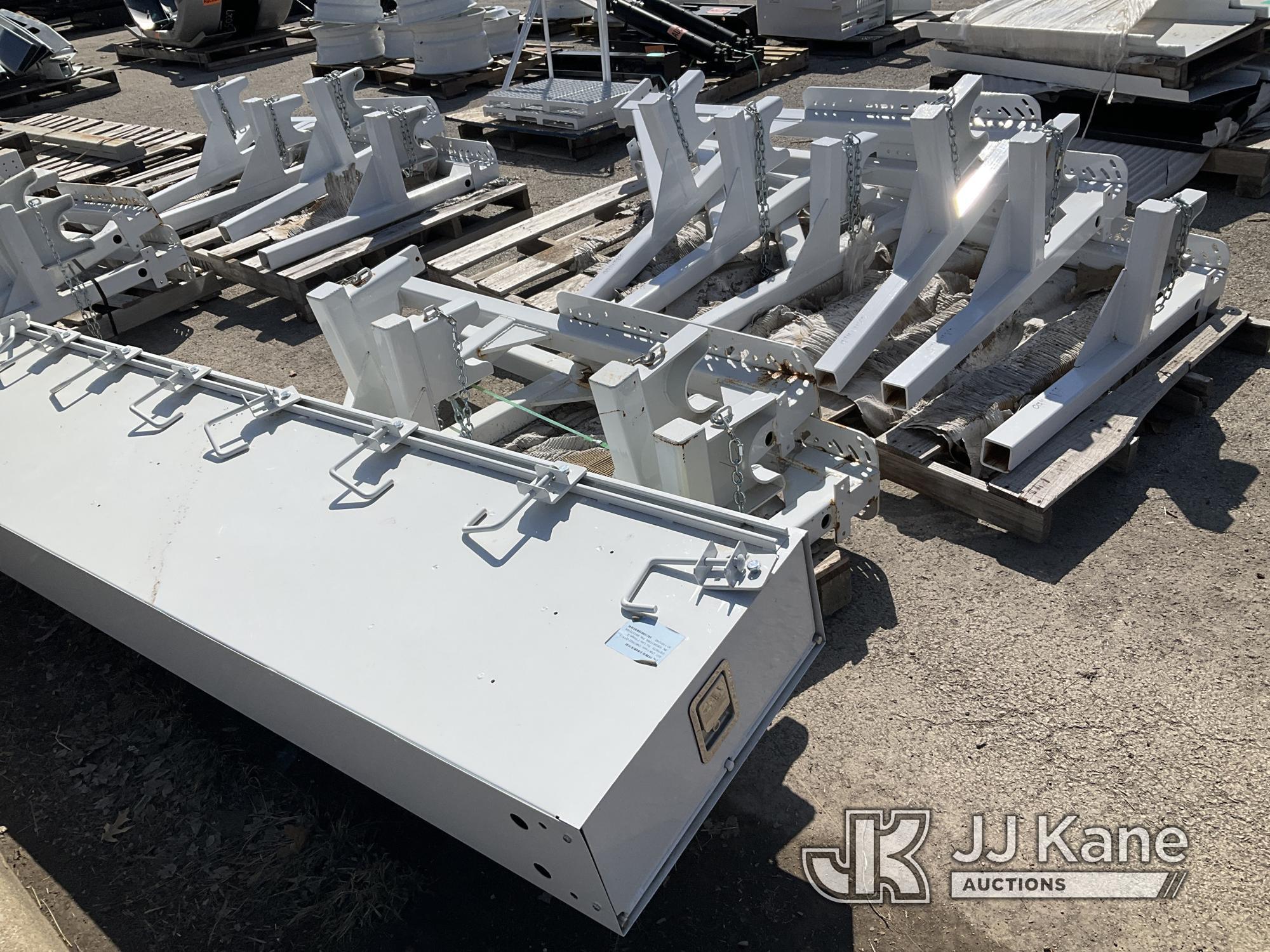 (Kansas City, MO) (5) Digger Derrick Pole Racks & A Large Box NOTE: This unit is being sold AS IS/WH