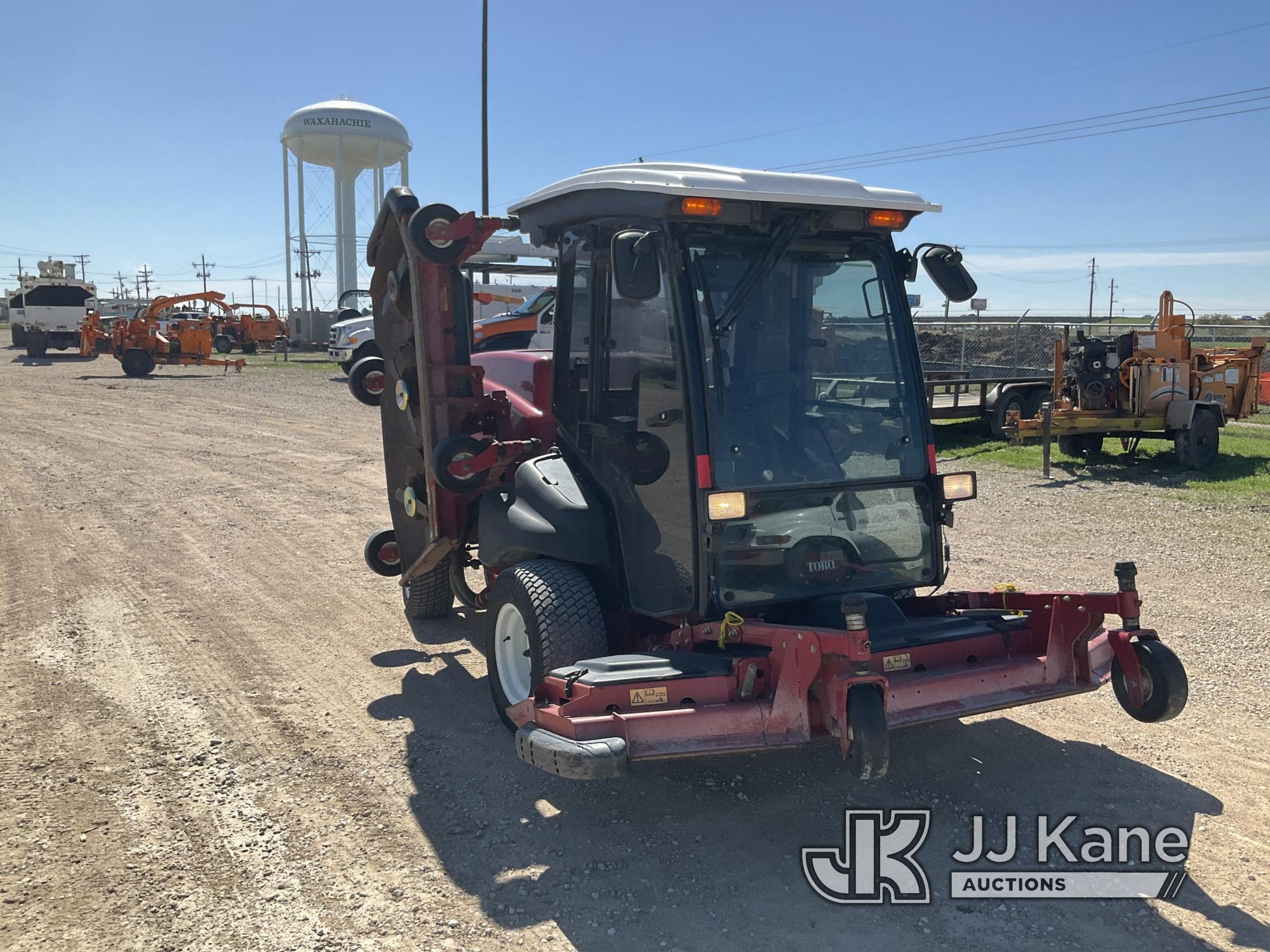 (Waxahachie, TX) 2013 Toro Commercial Bat-Wing Riding Lawn Mower, City of Plano Owned Runs & Moves,