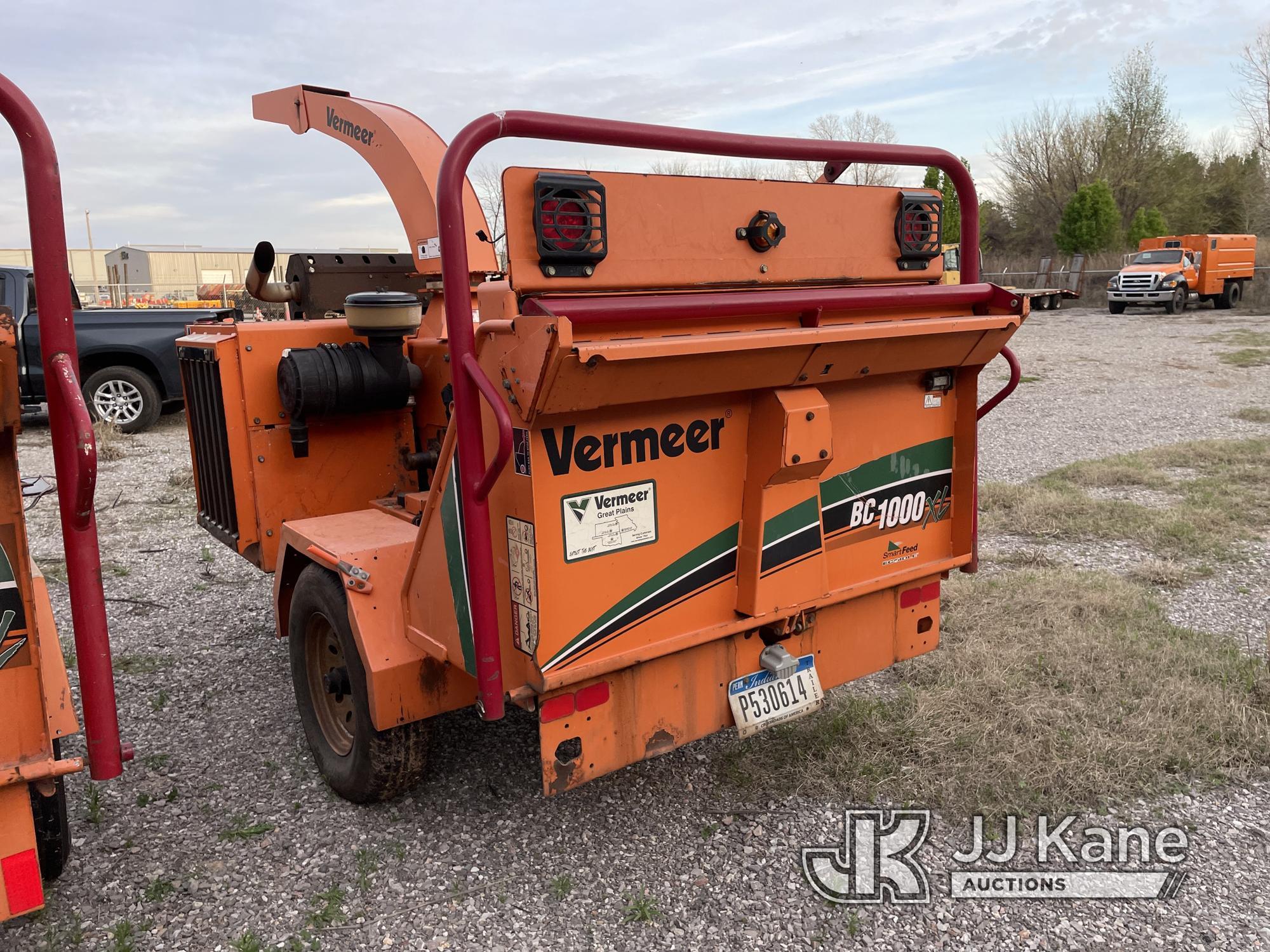 (Oklahoma City, OK) 2015 Vermeer BC1000XL Chipper (12in Drum) Runs) (Chipper Does Not Operate) (Per