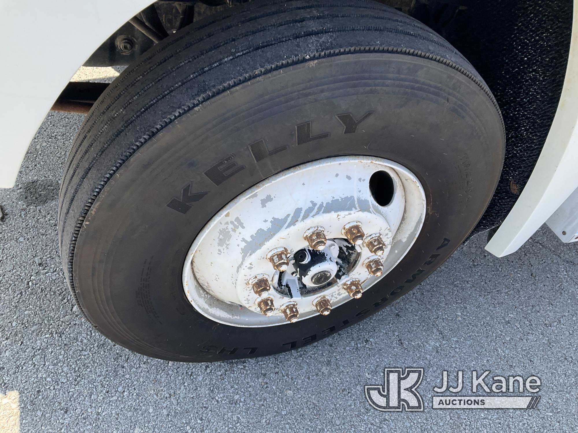 (Kansas City, MO) 2001 Freightliner FLD120 T/A Truck Tractor Runs & Moves