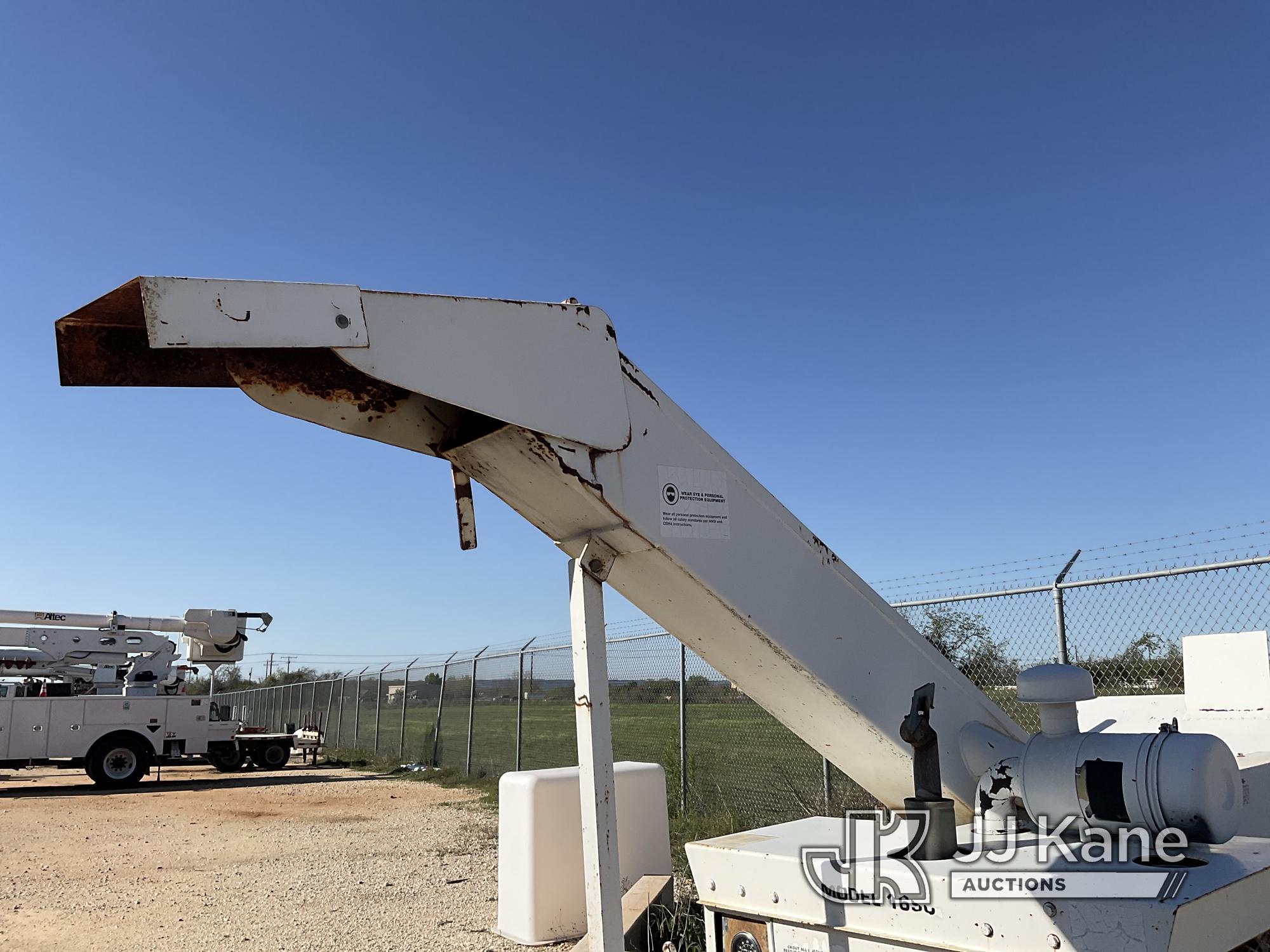 (Fredericksburg, TX) 1995 Bandit Industries 1690 Chipper (15in Drum), trailer mtd Runs And Operates,