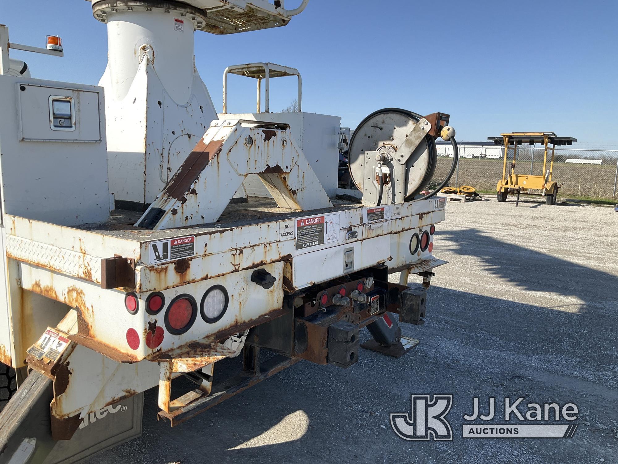 (Hawk Point, MO) Altec DM47B-TR, Digger Derrick rear mounted on 2013 Freightliner M2 106 Utility Tru