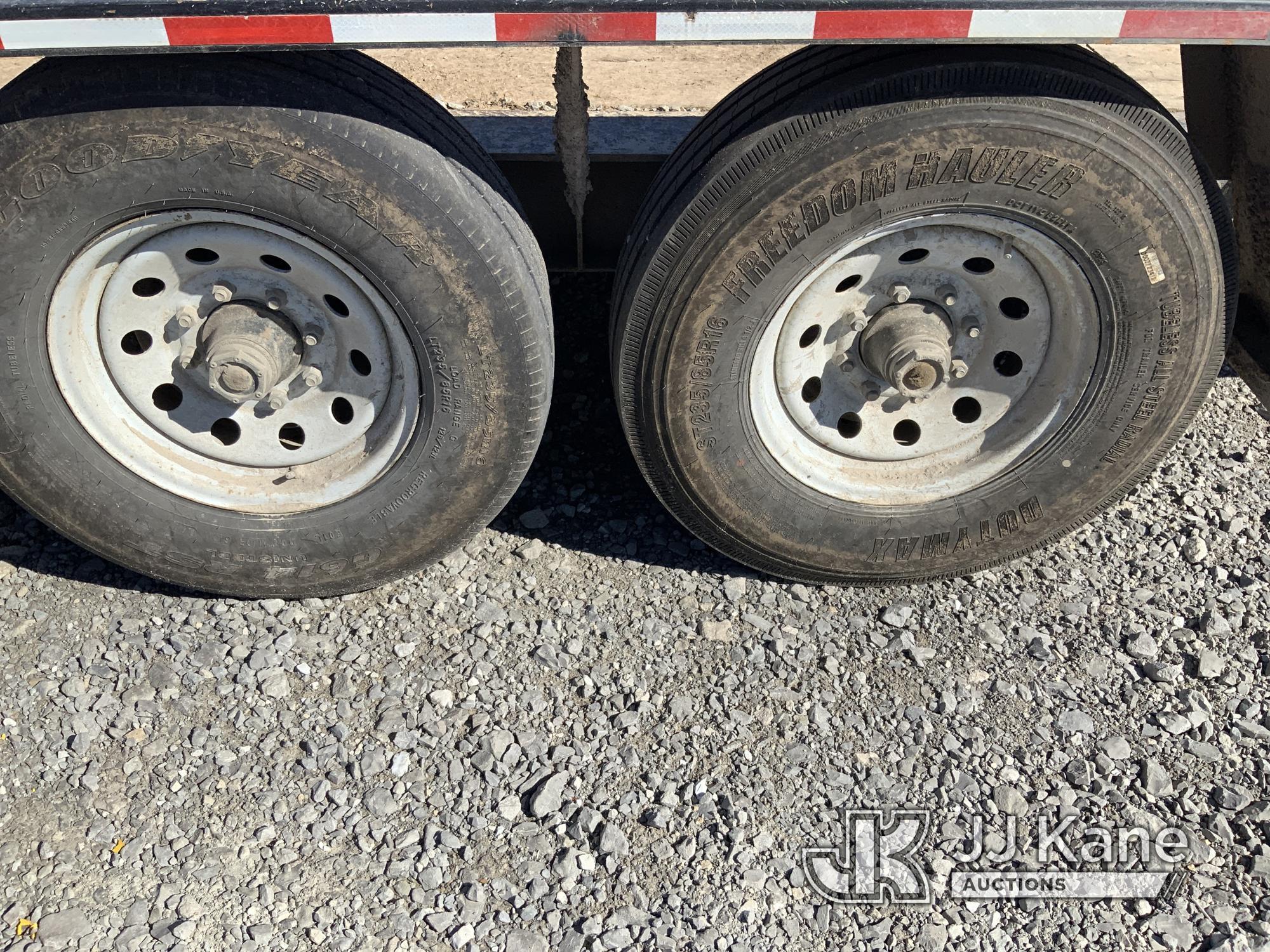 (Hawk Point, MO) 2020 Monroe Towmaster T/A Tagalong Equipment Trailer Seller states Damaged frame, n