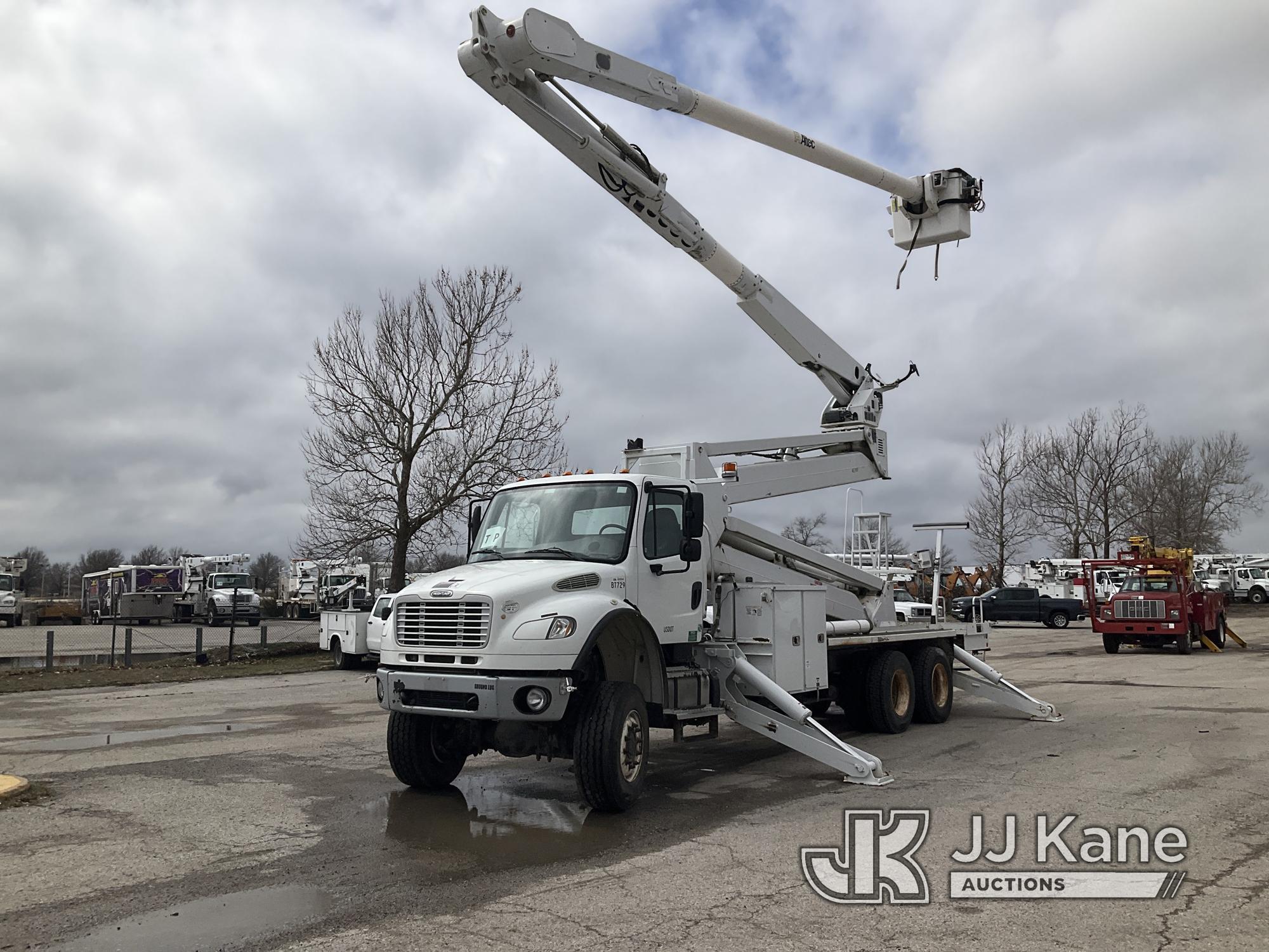 (Kansas City, MO) Altec AM900-E100, Double-Elevator Bucket Truck rear mounted on 2014 Freightliner M