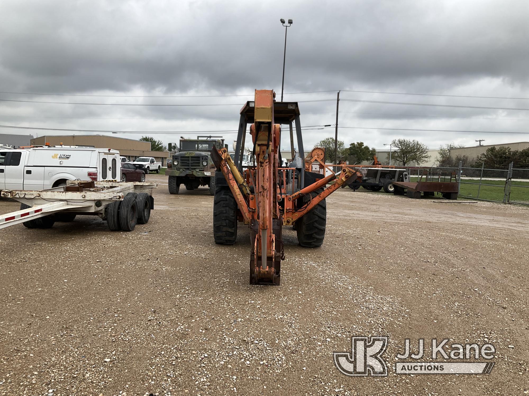 (Waxahachie, TX) 1992 Ford 555C Tractor Loader Backhoe Not Running, Condition Unknown, Flat Tires) (