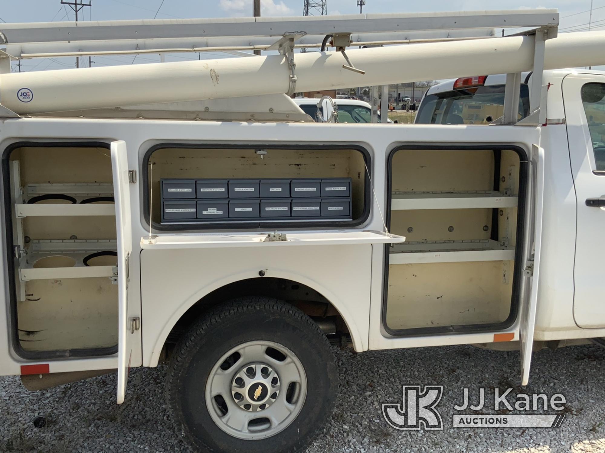 (Joplin, MO) 2015 Chevrolet Silverado 2500HD Enclosed Service Truck Runs and Moves