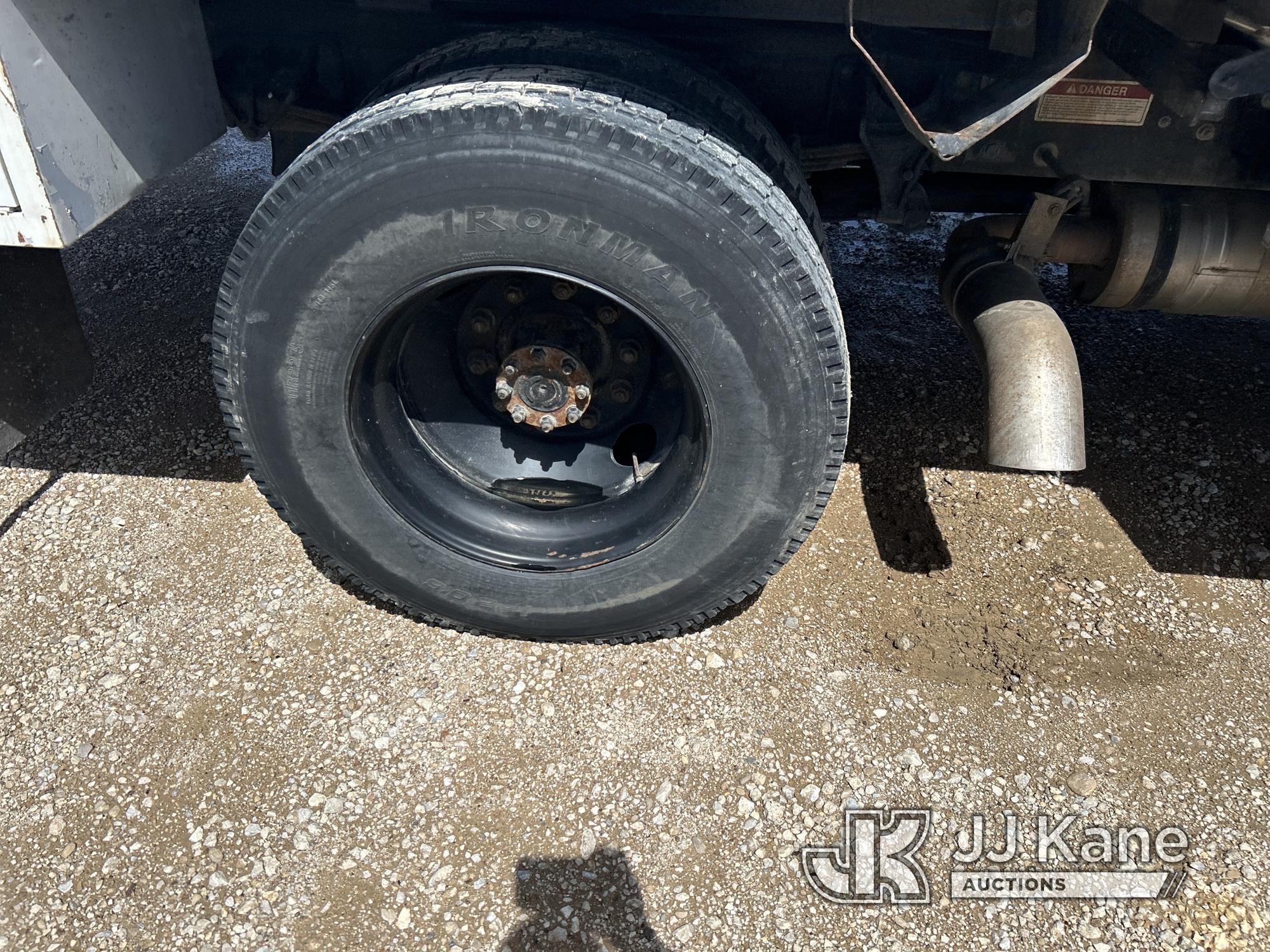 (Waxahachie, TX) Altec LR756, Over-Center Bucket Truck mounted behind cab on 2013 Ford F750 Chipper