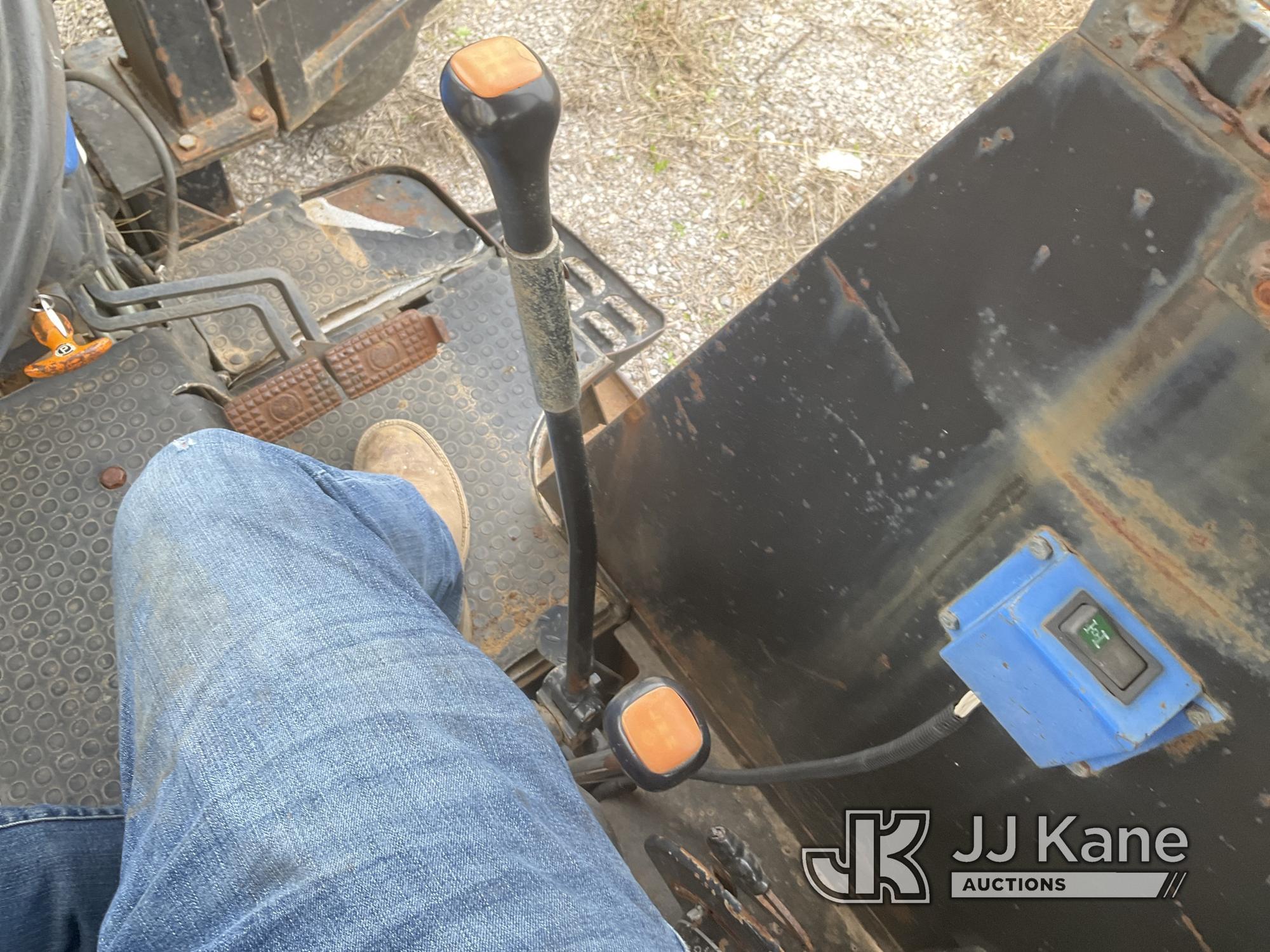 (Oklahoma City, OK) 2005 New Holland TB120 Utility Tractor Runs & Moves) (Jump To Start) (Per Seller