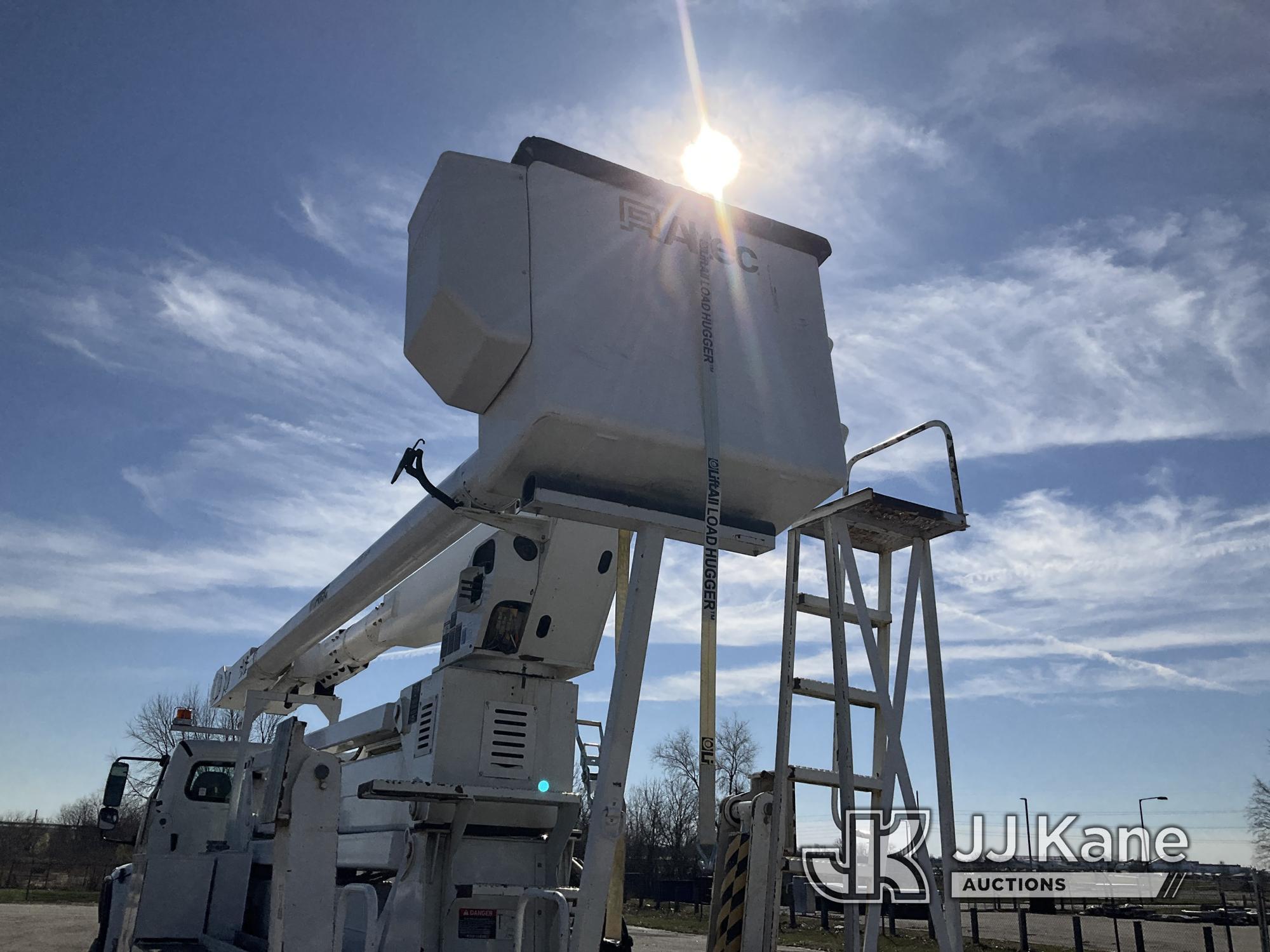 (Kansas City, MO) Altec AM900-E100, Double-Elevator Bucket Truck rear mounted on 2014 Freightliner M