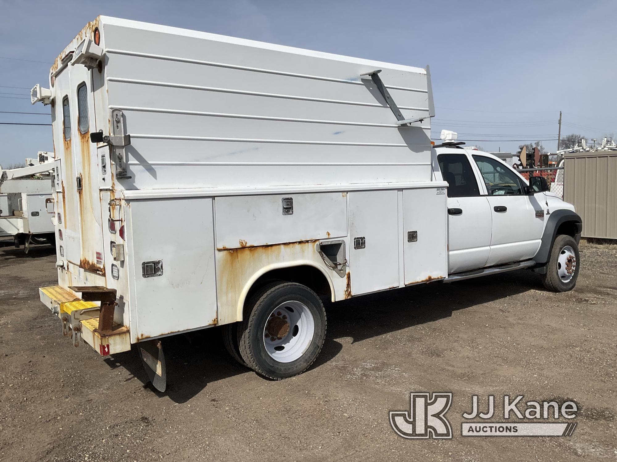 (South Beloit, IL) 2008 Dodge Ram 5500 Enclosed High-Top Service Truck Runs & Moves) (Paint Damage,