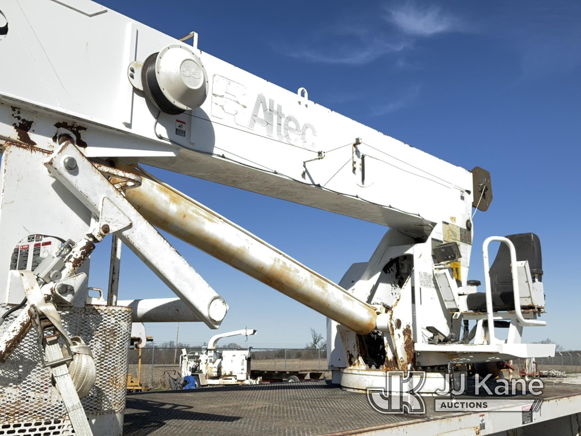 (Hawk Point, MO) Altec AC35-127S, 35 Ton, Hydraulic Truck Crane rear mounted on 2005 Sterling LT9500