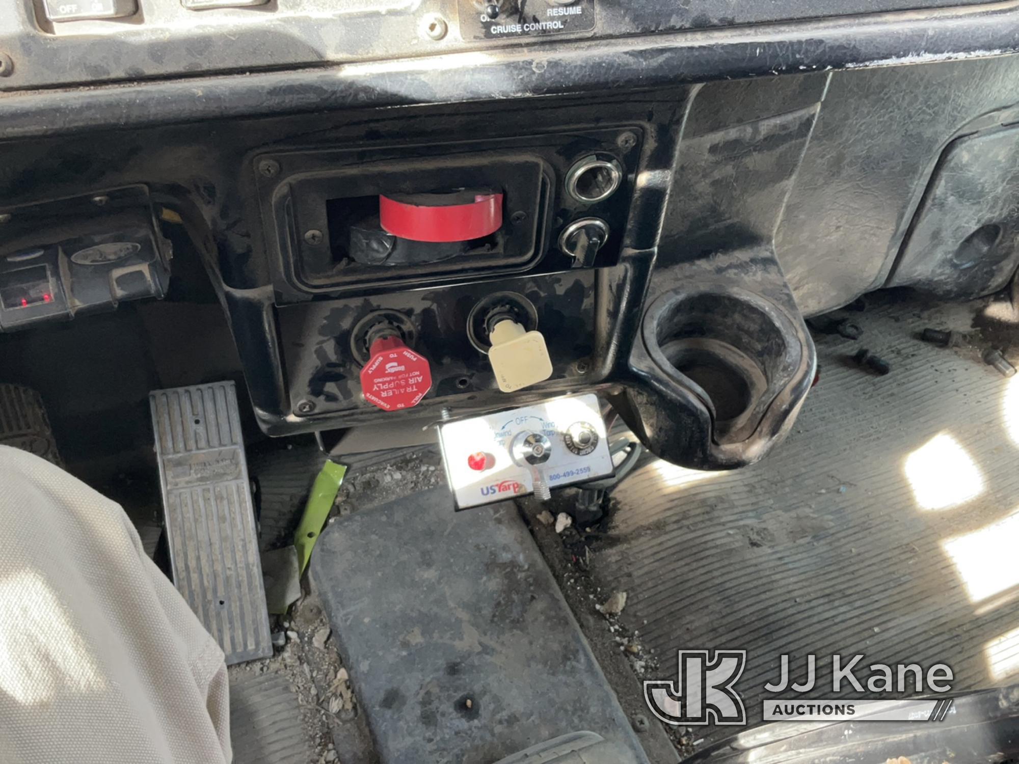 (Des Moines, IA) 2005 Peterbilt 357 T/A Dump Truck Runs, Moves, Operates) (Instrument Cluster Flicke