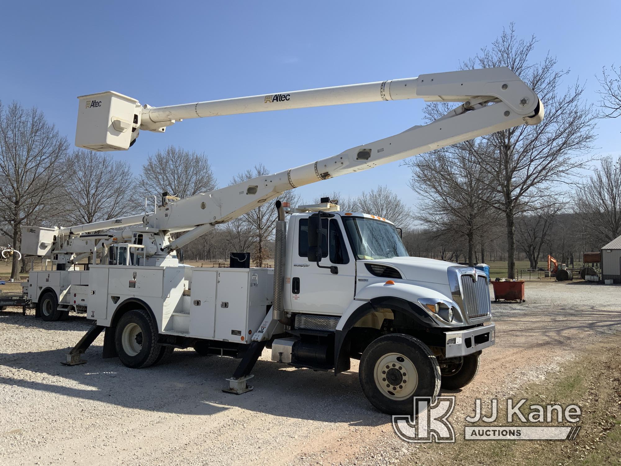 (Henryetta, OK) Altec AA755-MH, Material Handling Bucket Truck rear mounted on 2012 International 73