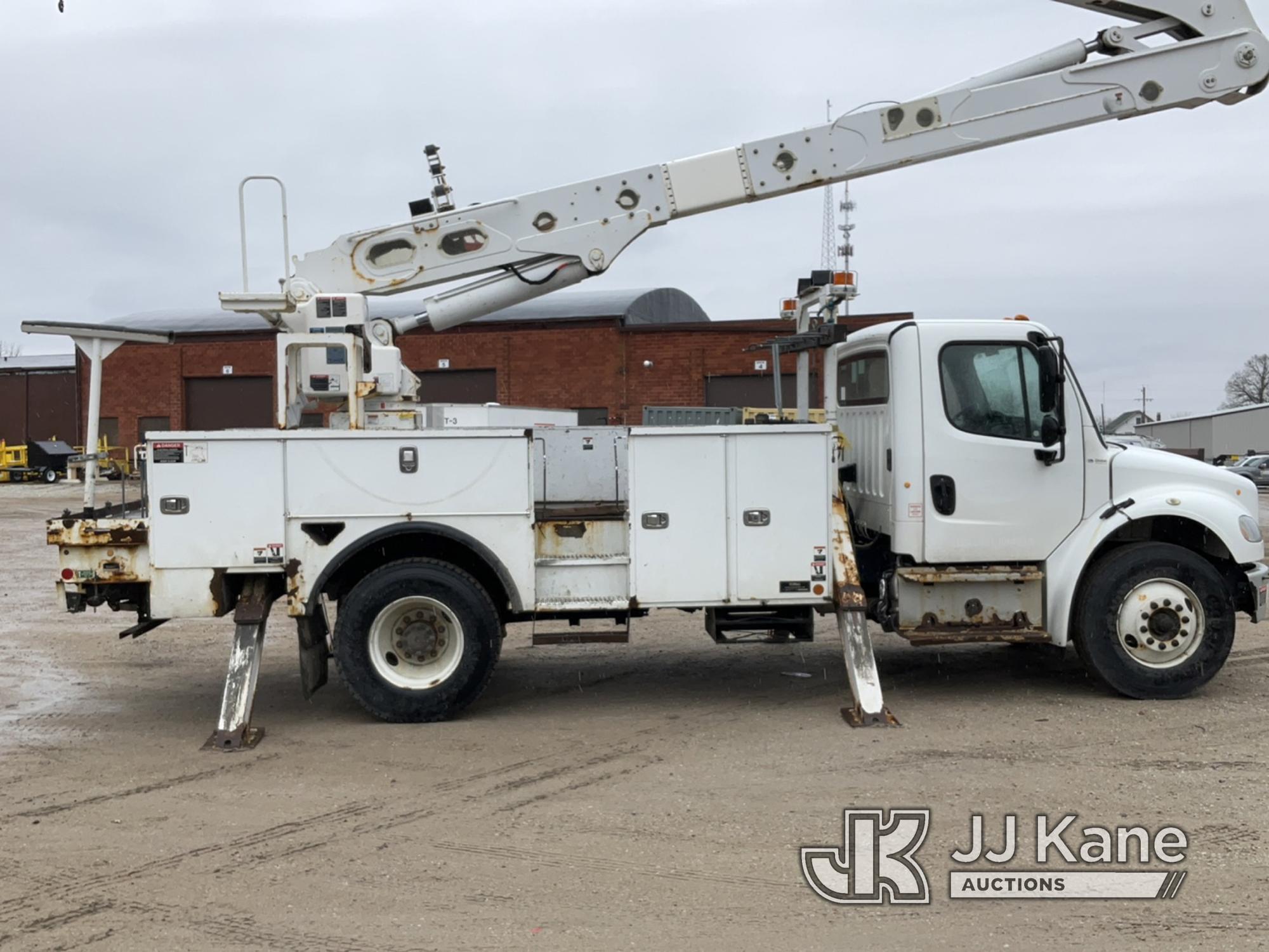 (Des Moines, IA) Altec AA55E, Material Handling Bucket Truck rear mounted on 2016 Freightliner M2 Ut