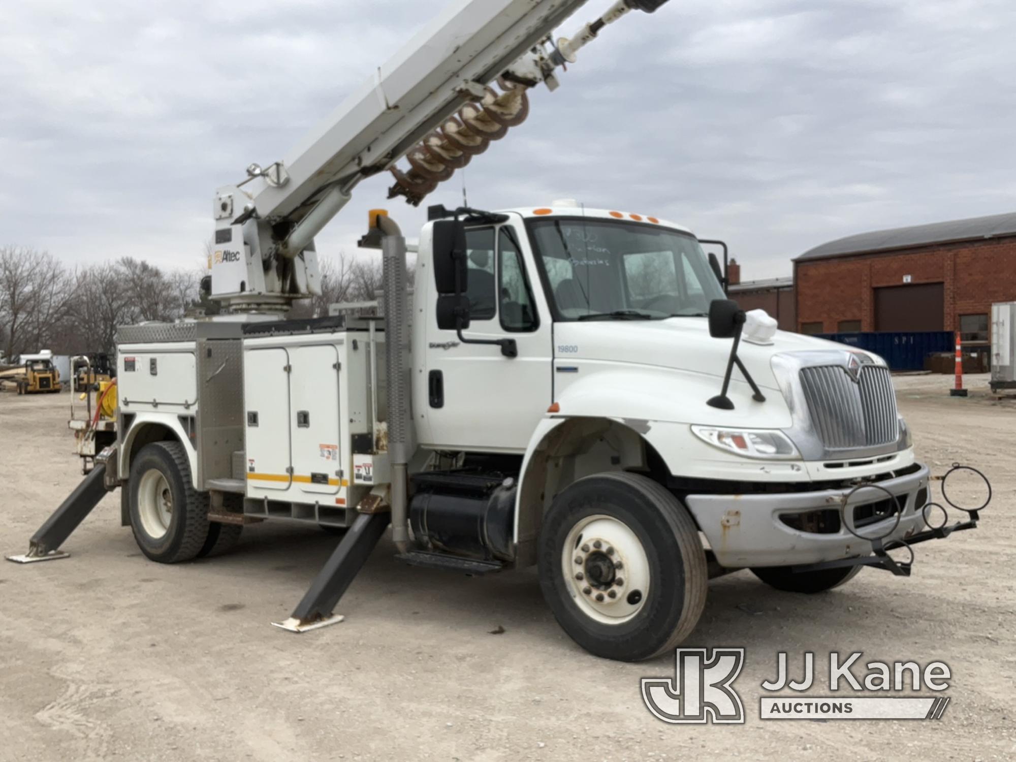 (Des Moines, IA) Altec DL45-TR, Digger Derrick rear mounted on 2009 International 4400 Utility Truck