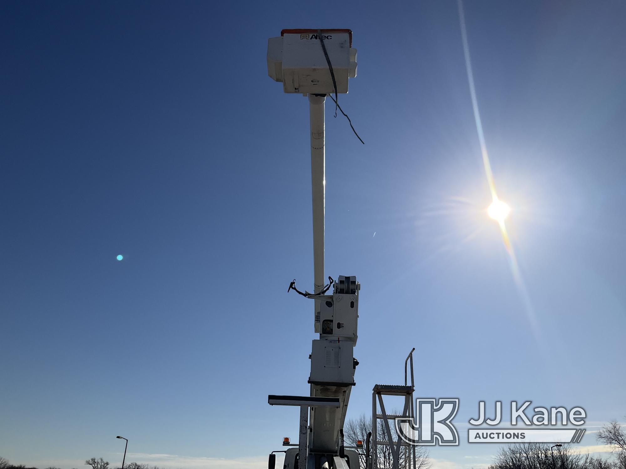 (Kansas City, MO) Altec AM900-E100, Double-Elevator Bucket Truck rear mounted on 2011 International