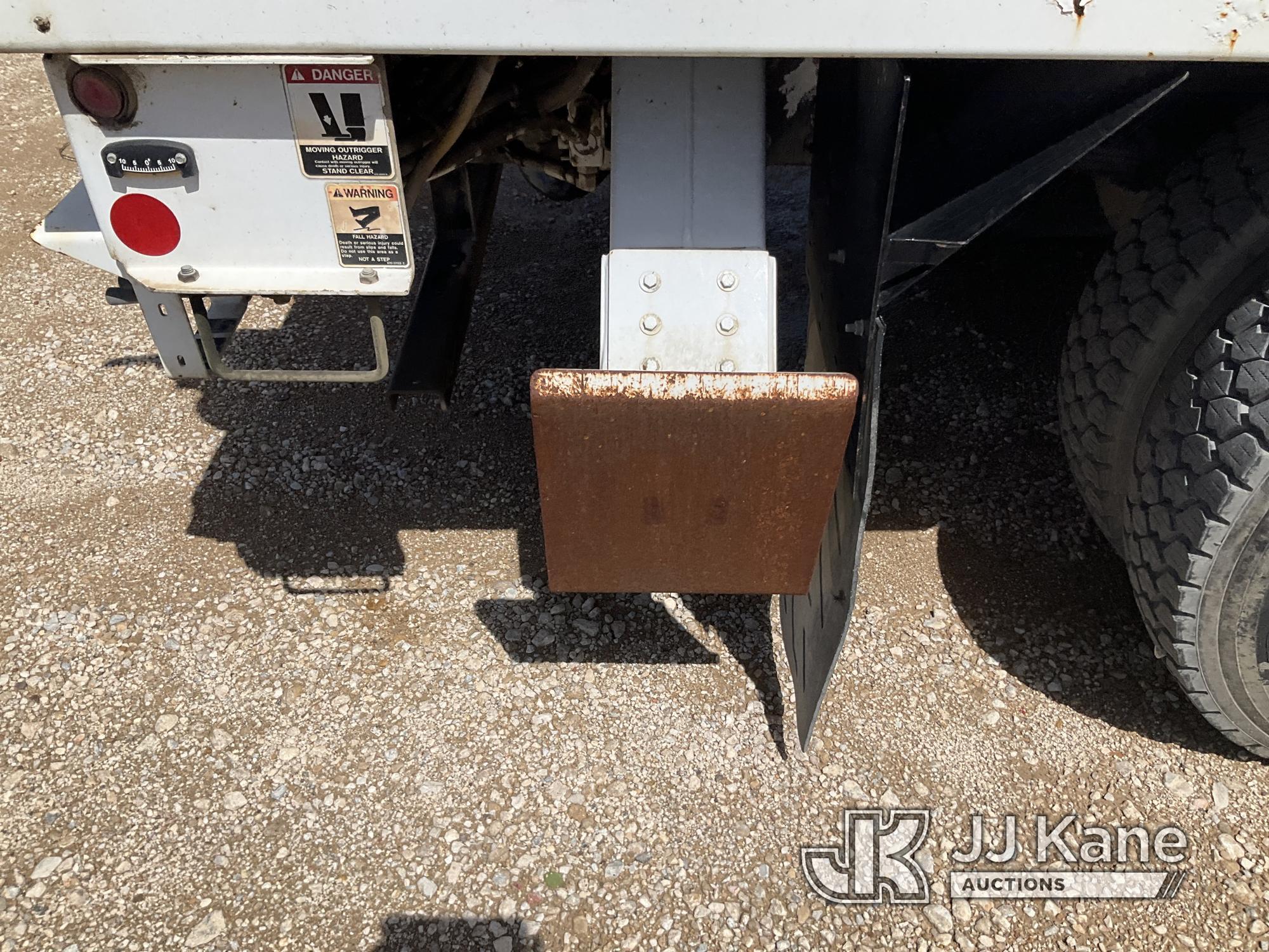 (Waxahachie, TX) Altec DC47-TR, Digger Derrick rear mounted on 2015 Ford F750 Flatbed/Utility Truck