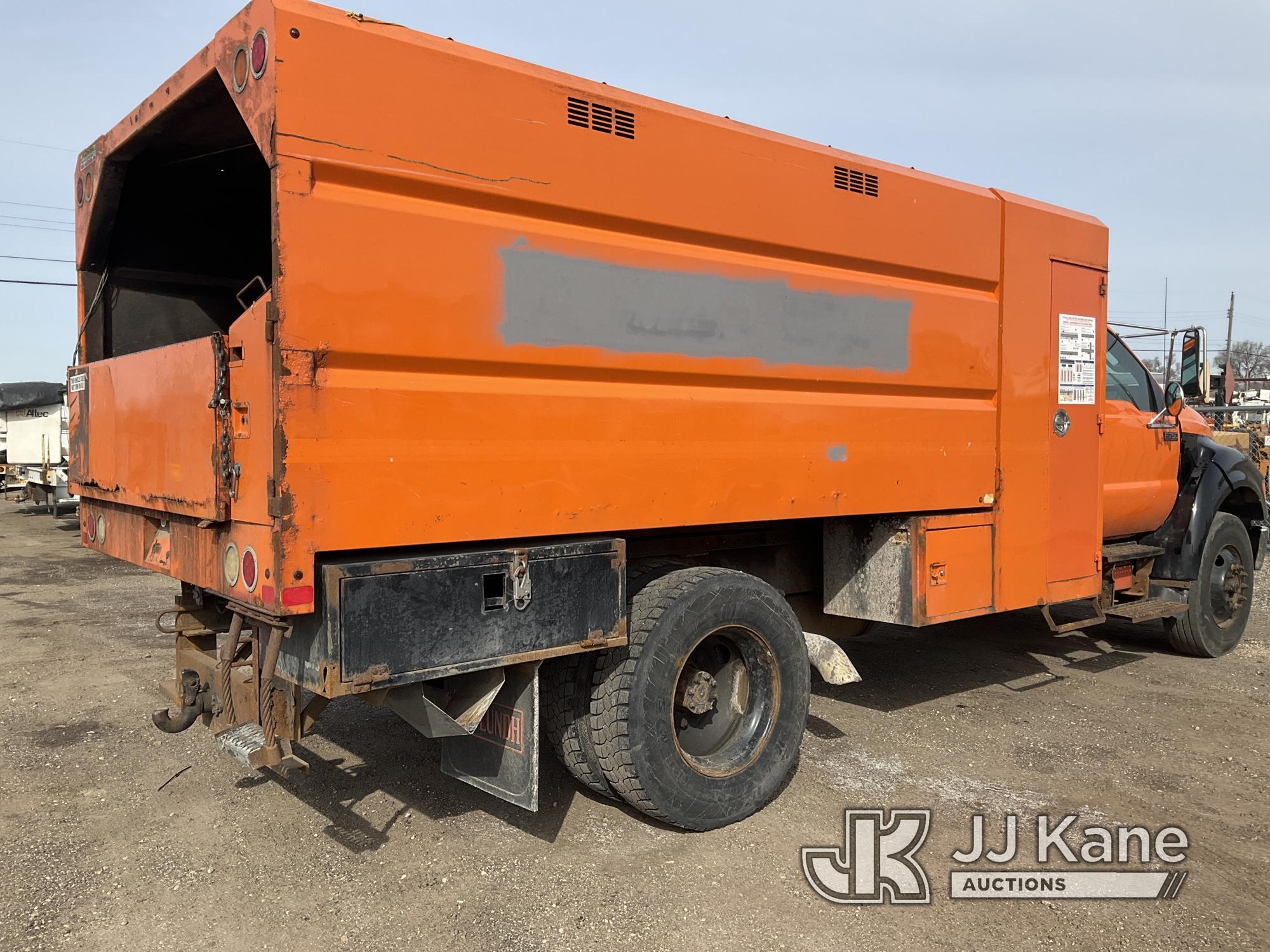 (South Beloit, IL) 2012 Ford F750 Chipper Dump Truck Runs & Moves) (PTO Operates, ABS Light On