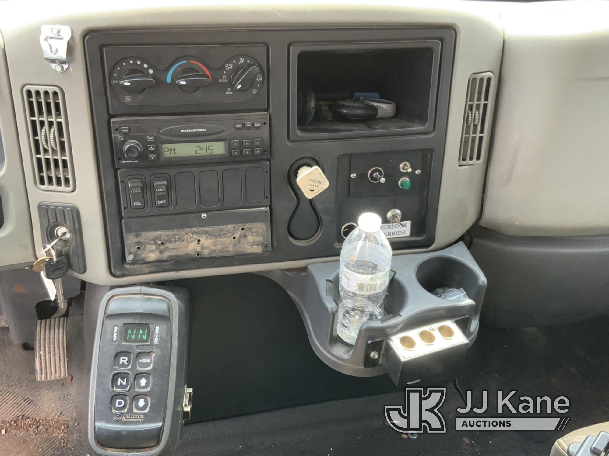 (Joplin, MO) Altec DM47-TR, Digger Derrick rear mounted on 2009 International 7400 T/A Utility Truck