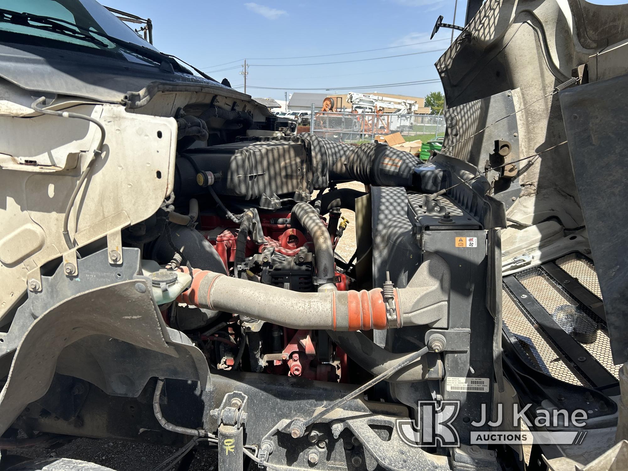 (Waxahachie, TX) Altec LR756, Over-Center Bucket Truck mounted behind cab on 2013 Ford F750 Chipper