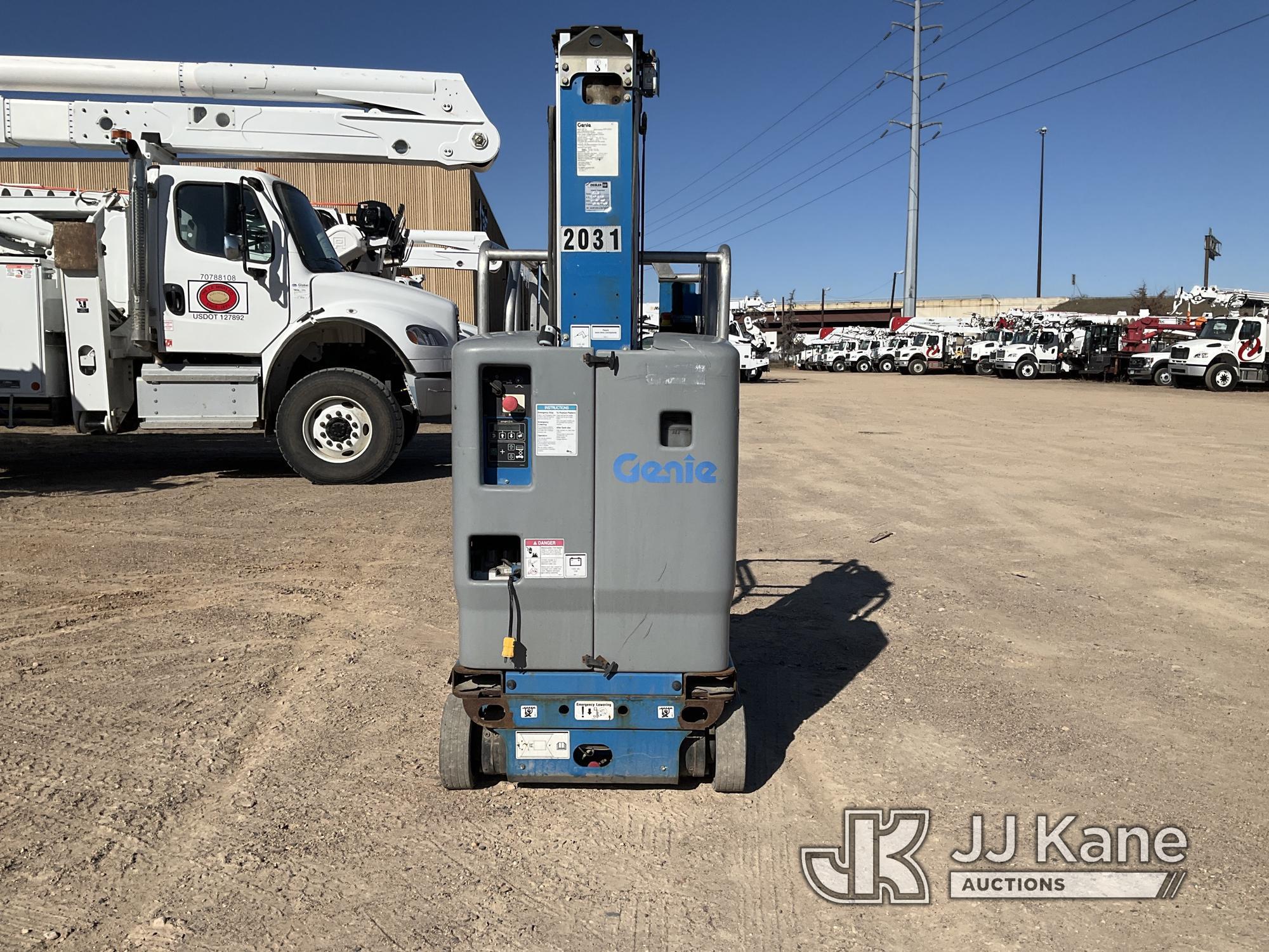 (Shakopee, MN) 2016 Genie GR-20 Self-Propelled Scissor Lift Operates Fully