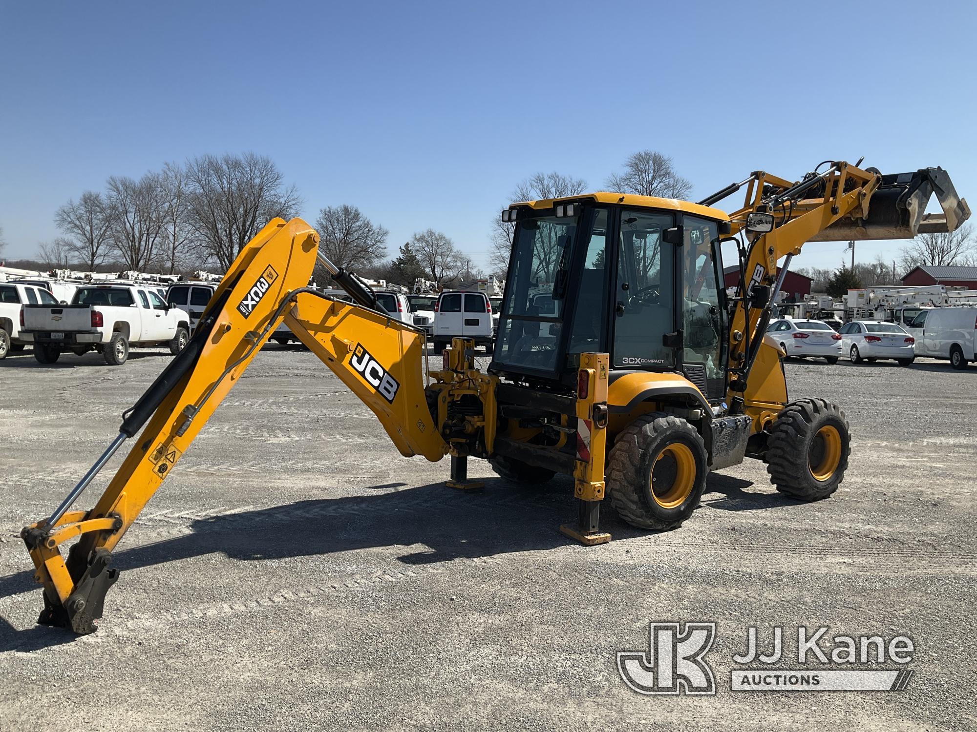 (Hawk Point, MO) 2019 JCB 3CX COMPACT Tractor Loader Backhoe Runs, Moves & Operates. (Crack in glass