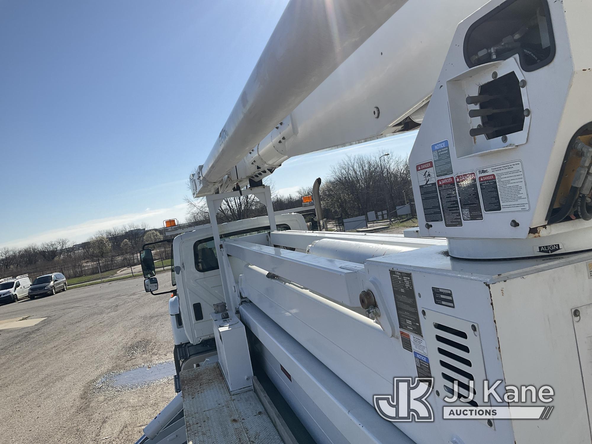 (Kansas City, MO) Altec AM900-E100, Double-Elevator Bucket Truck rear mounted on 2011 International