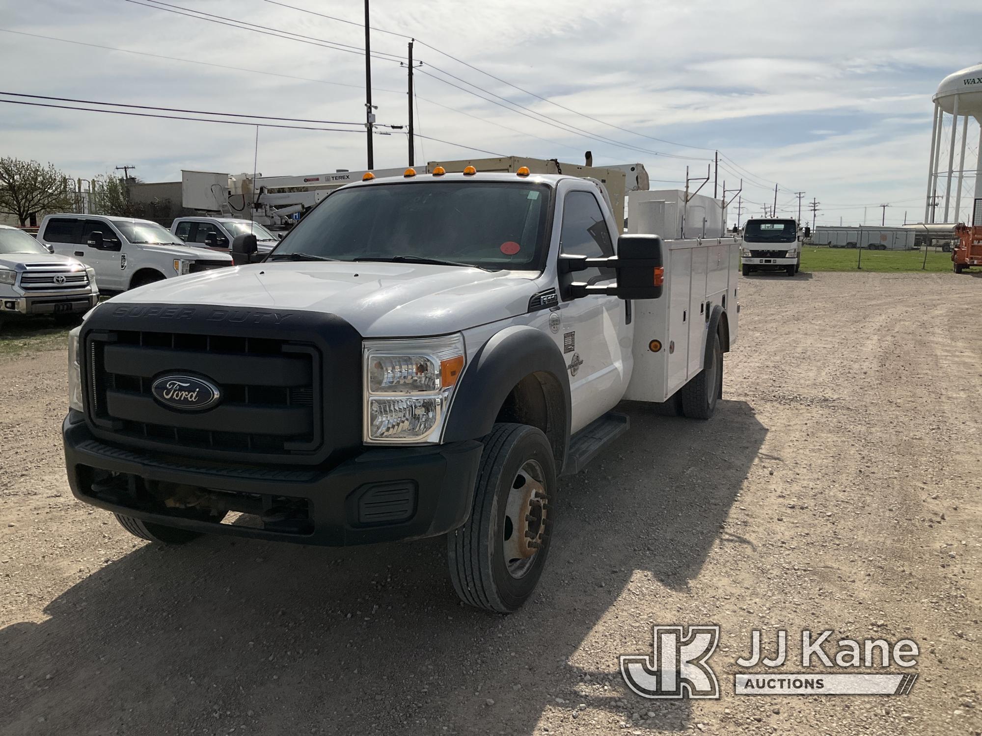 (Waxahachie, TX) 2016 Ford F550 URD/Flatbed Truck Runs & Moves) (Check Engine Light On, Exhaust Limi