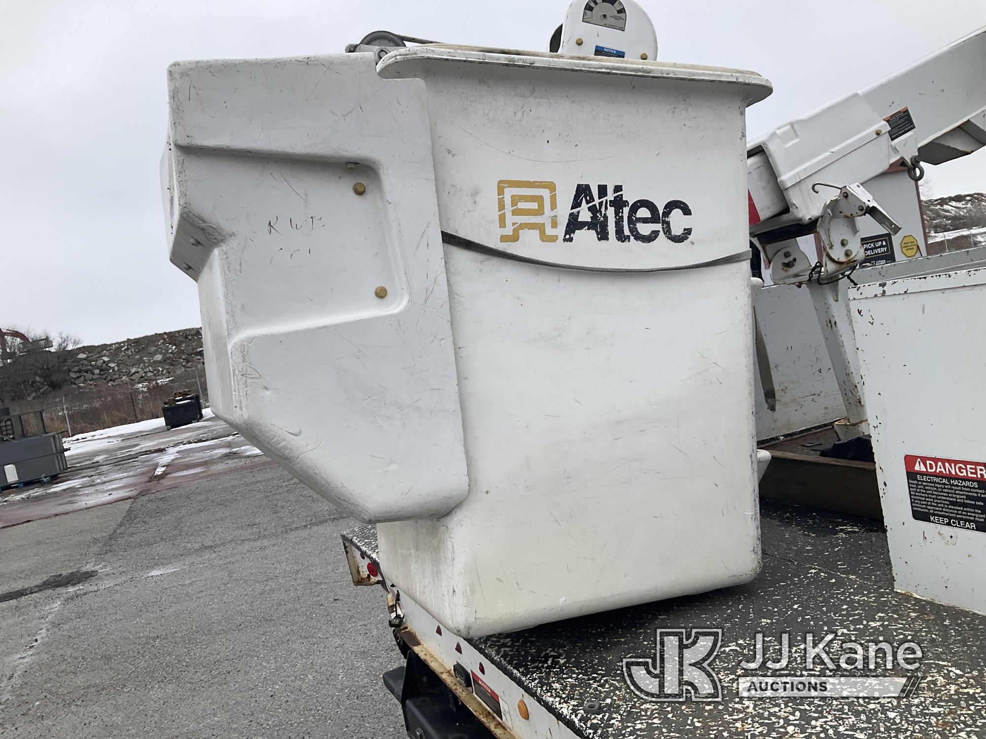 (Kansas City, MO) Altec AT40-MH, Articulating & Telescopic Material Handling Bucket Truck mounted be