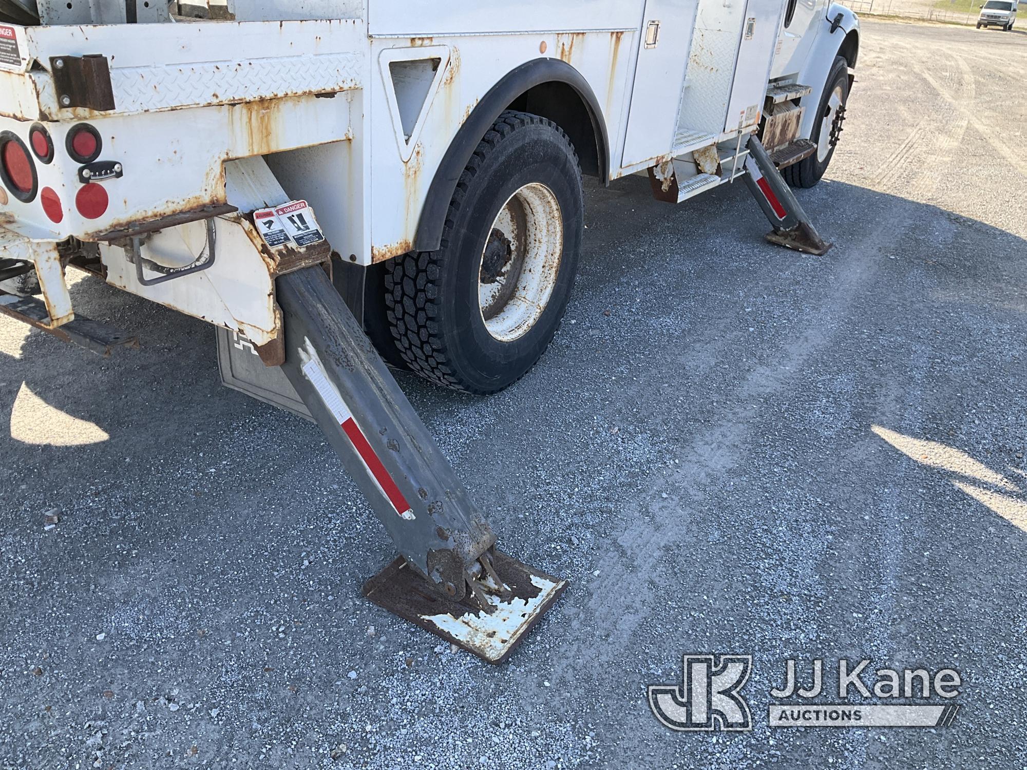 (Hawk Point, MO) Altec DM47B-TR, Digger Derrick rear mounted on 2013 Freightliner M2 106 Utility Tru